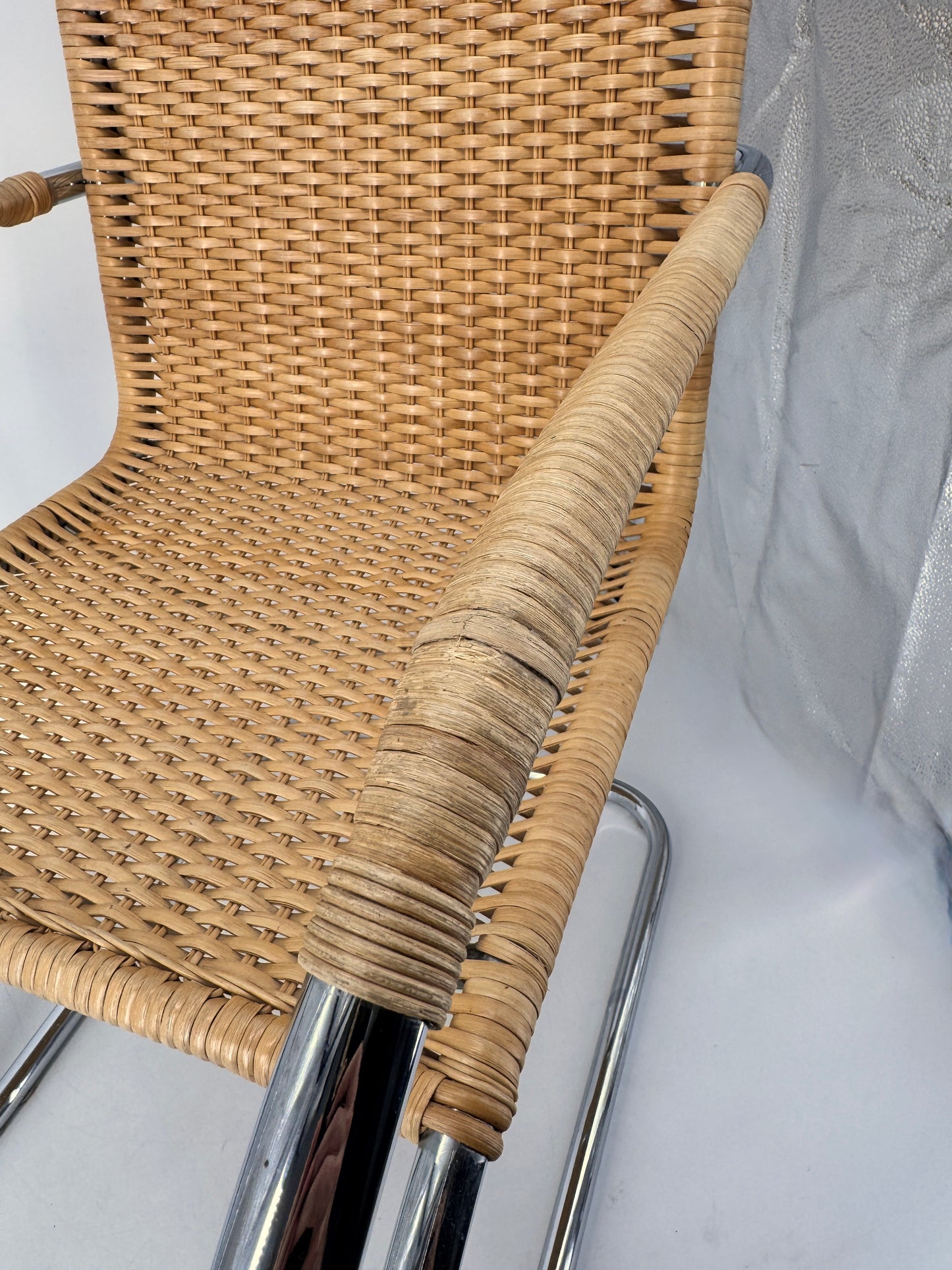 Bauhaus Design Freischwinger Stuhl D42/MR20 mit Armlehne von Mies van der Rohe für TECTA, Deutschland