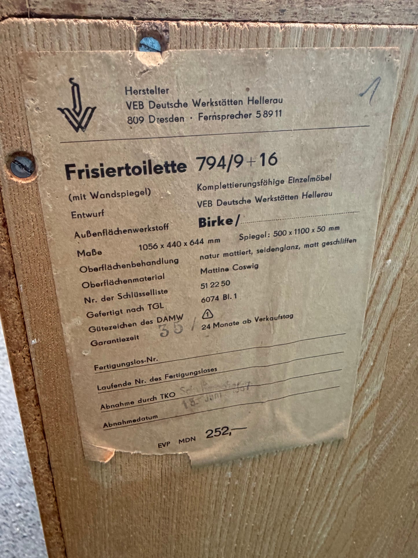 Kleines Sideboard in Birke von der VEB Deutsche Werkstätten Hellerau, DDR 1957