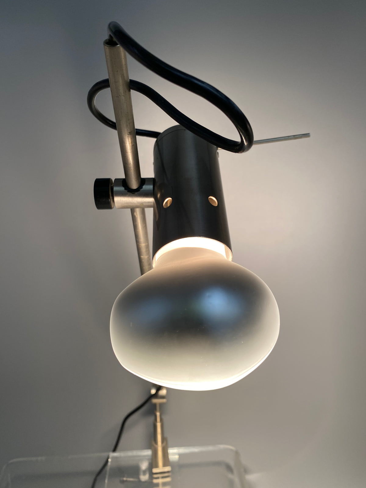 Mid Century Design Klemmlampe 255 von Tito Agnoli für OLUCE, Italien 1954