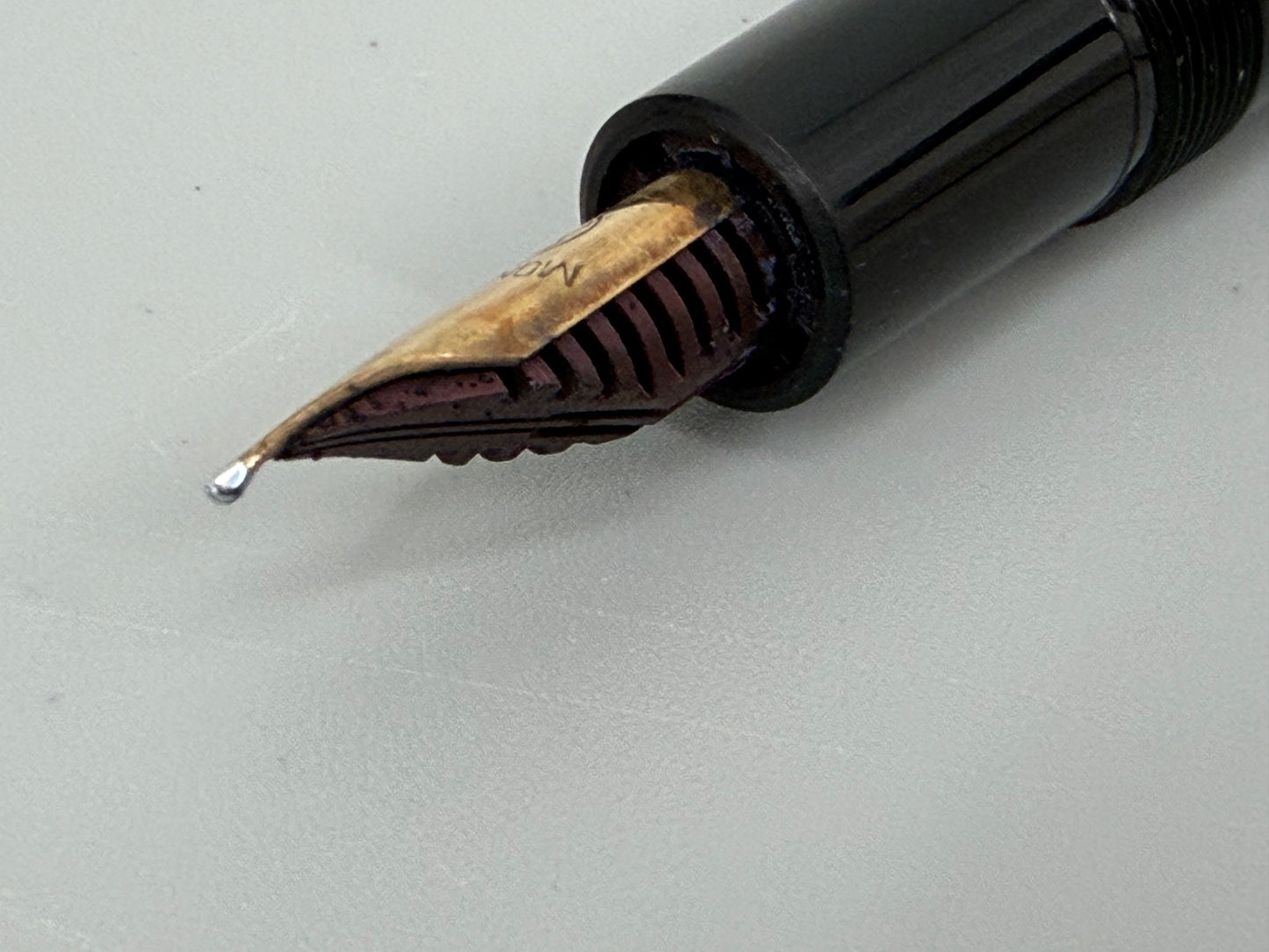 Seltener Montblanc Kolbenfüller 344-D mit 24 Karat Goldfeder und seltener blauer Logo-Kappe, Deutschland 1958