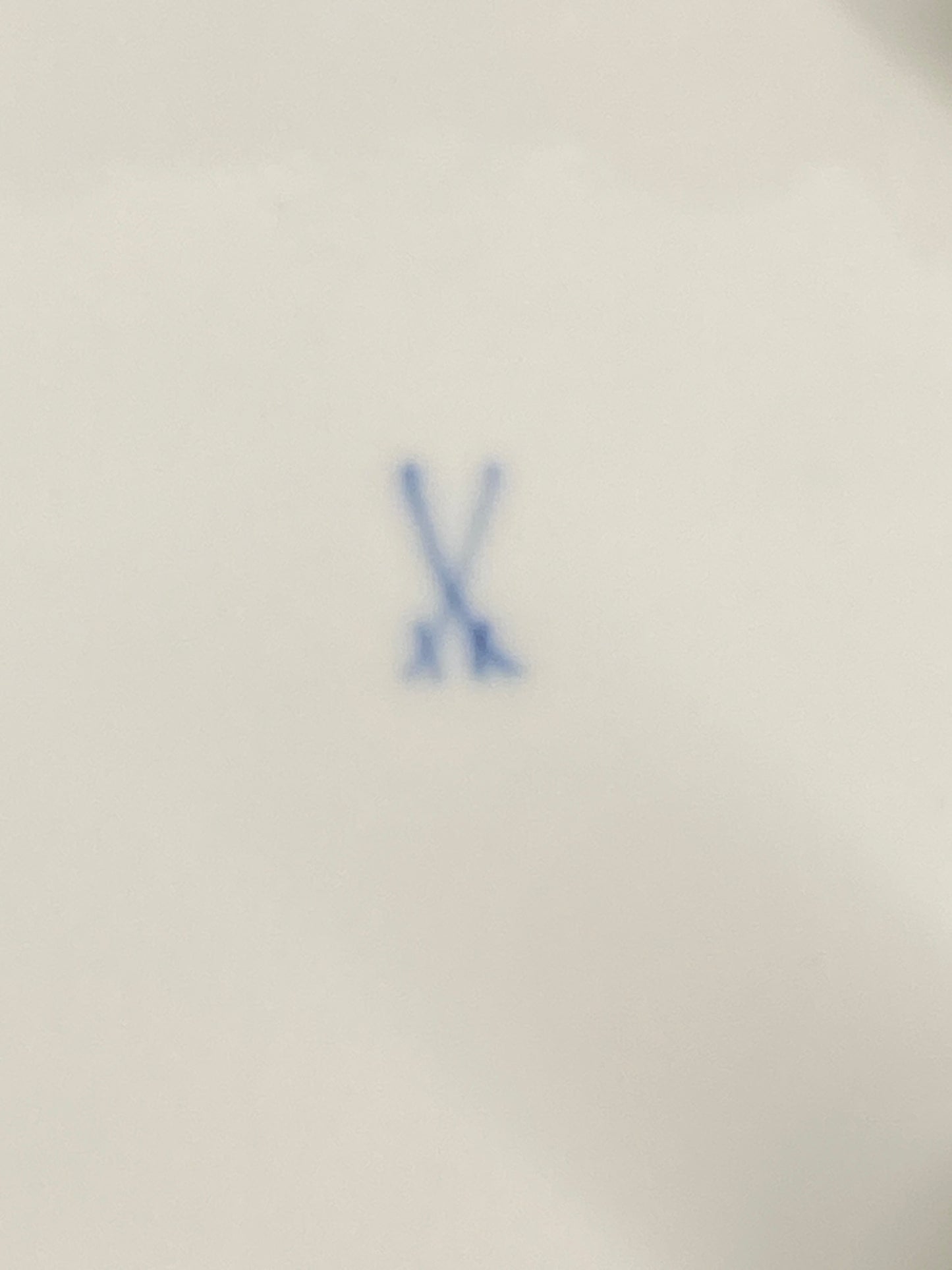 Porzellan Kannen- Untersetzer von Meissen mit Veilchen-Motiv, Deutschland