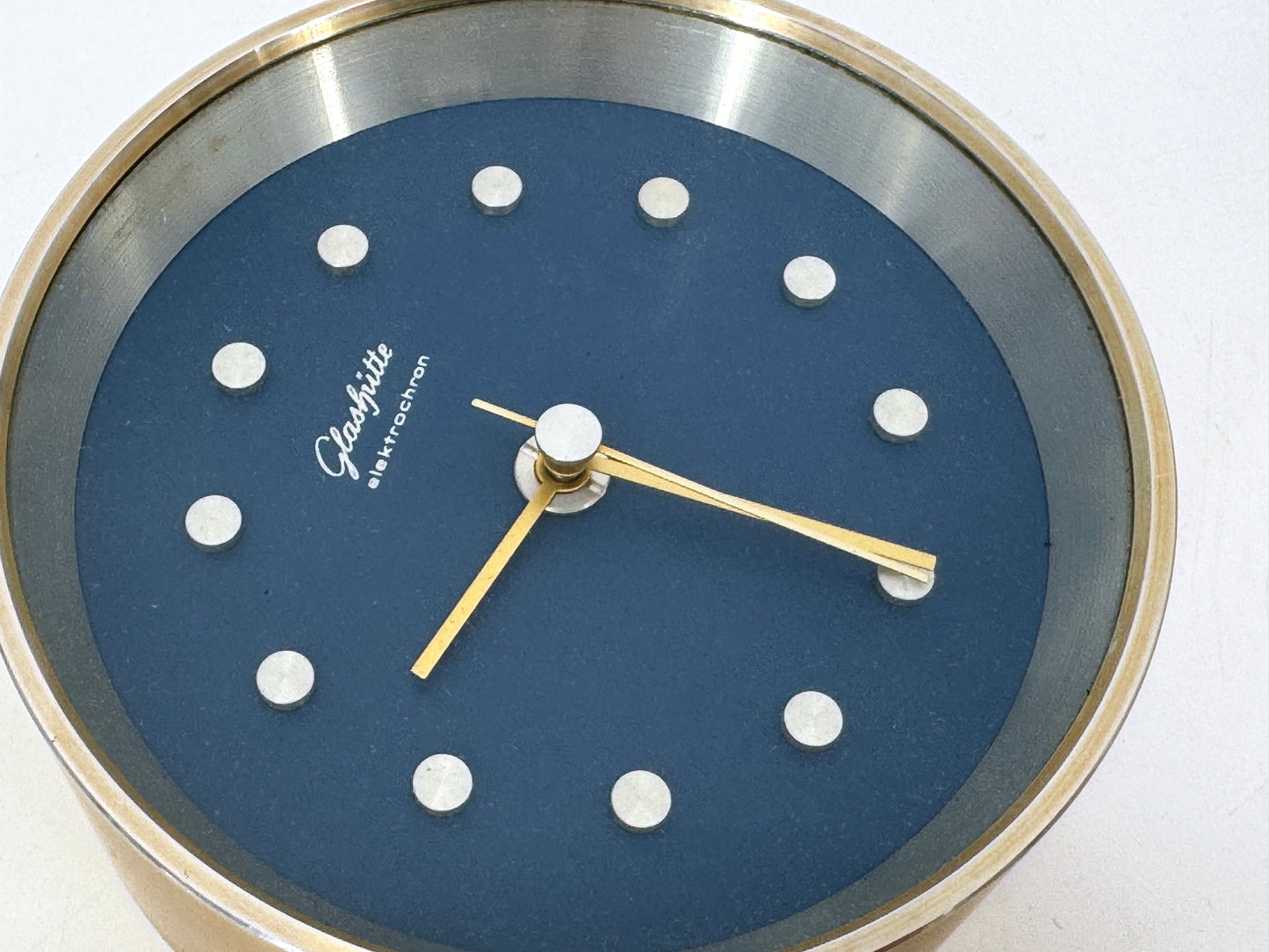 Besondere, elektrische Tischuhr aus den Glashütte Uhrenbetrieben GUB, DDR von 1975,