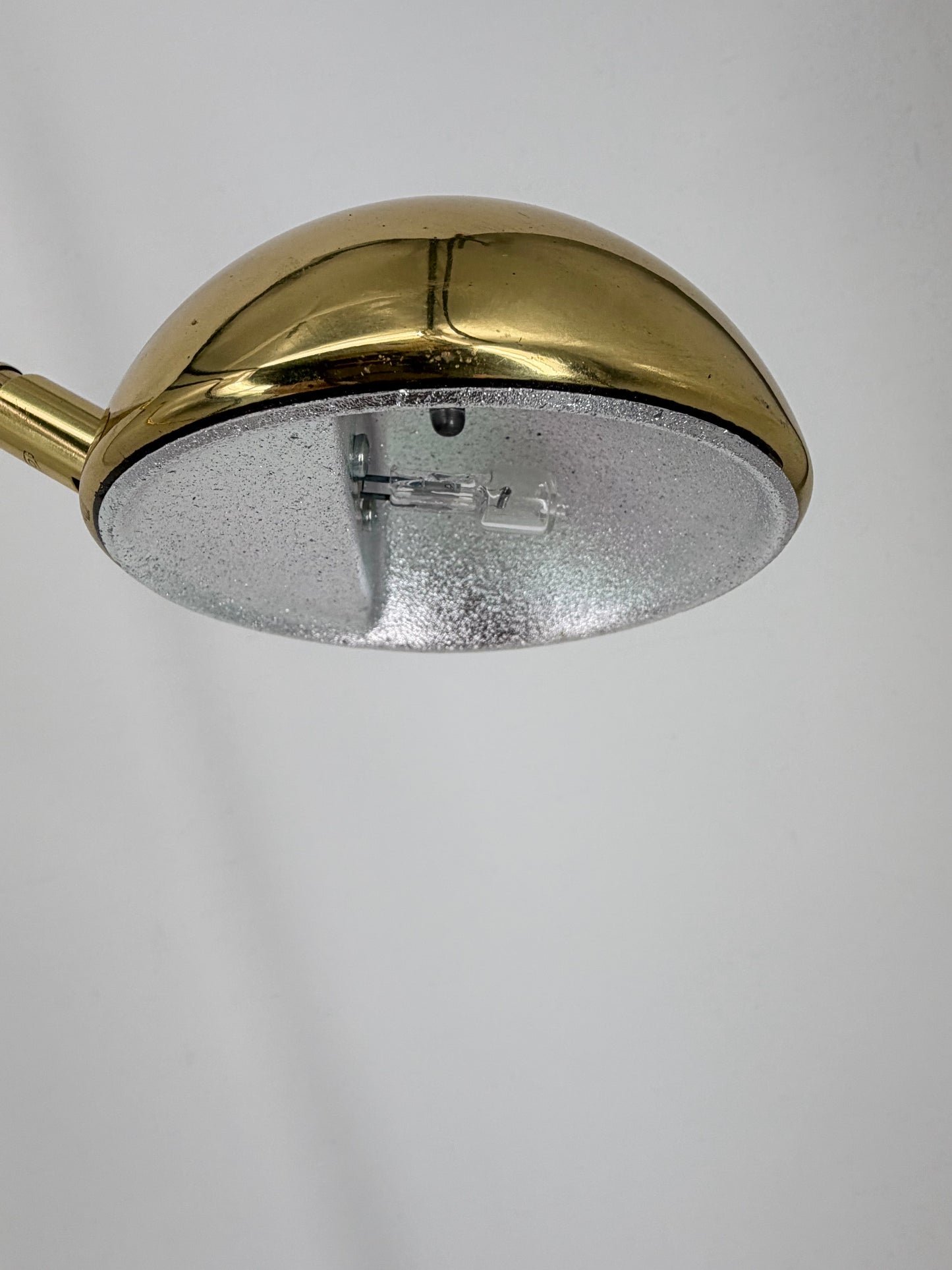 Balance Stehlampe. mit Schwenkarm von Sölken Leuchten in gold, Deutschland 1980er