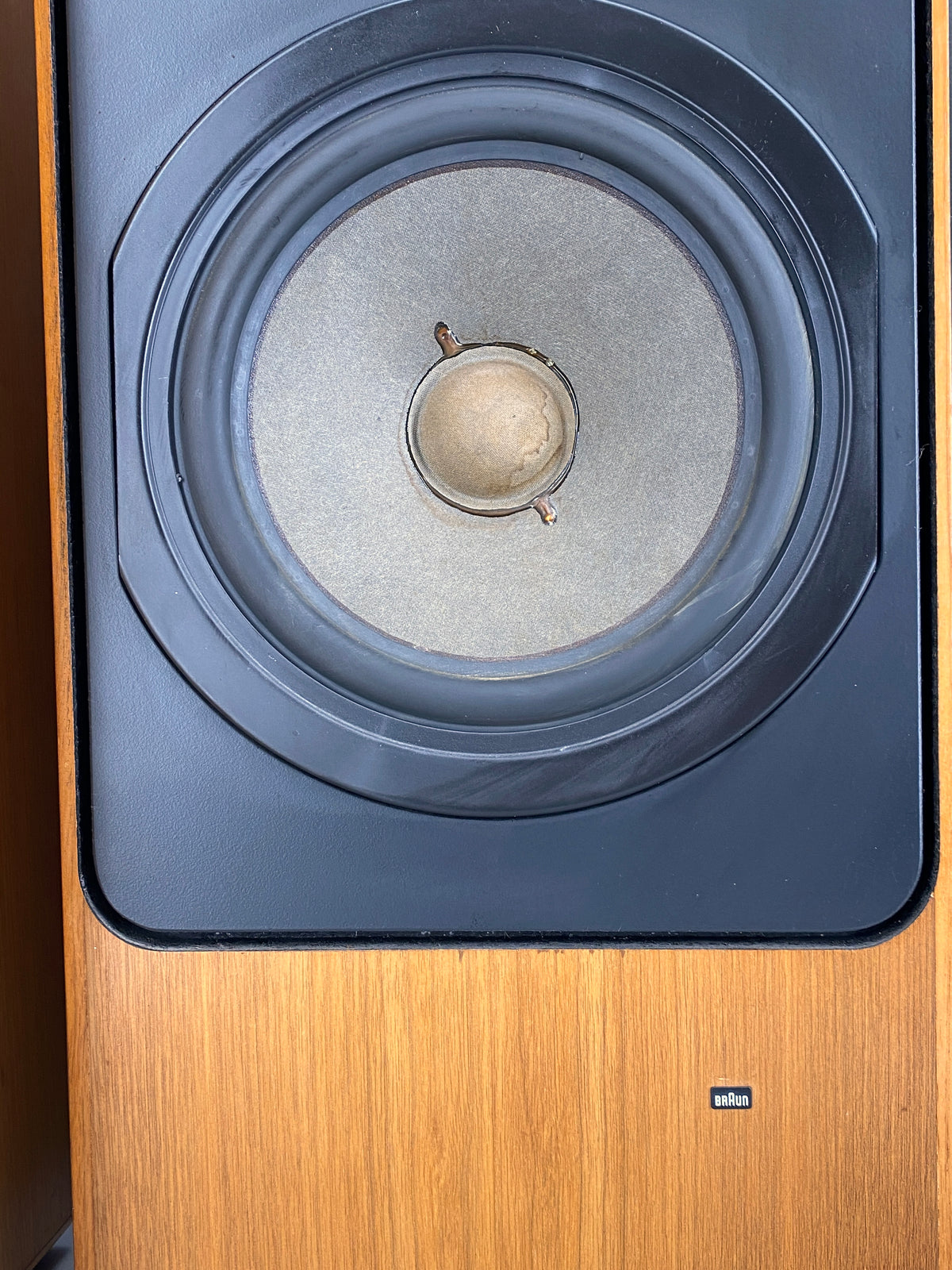 Ein Paar 3-Wege Lautsprecher Typ L1030 in Nussbaumfurnier von Dieter Rams für BRAUN, Deutschland 1970er