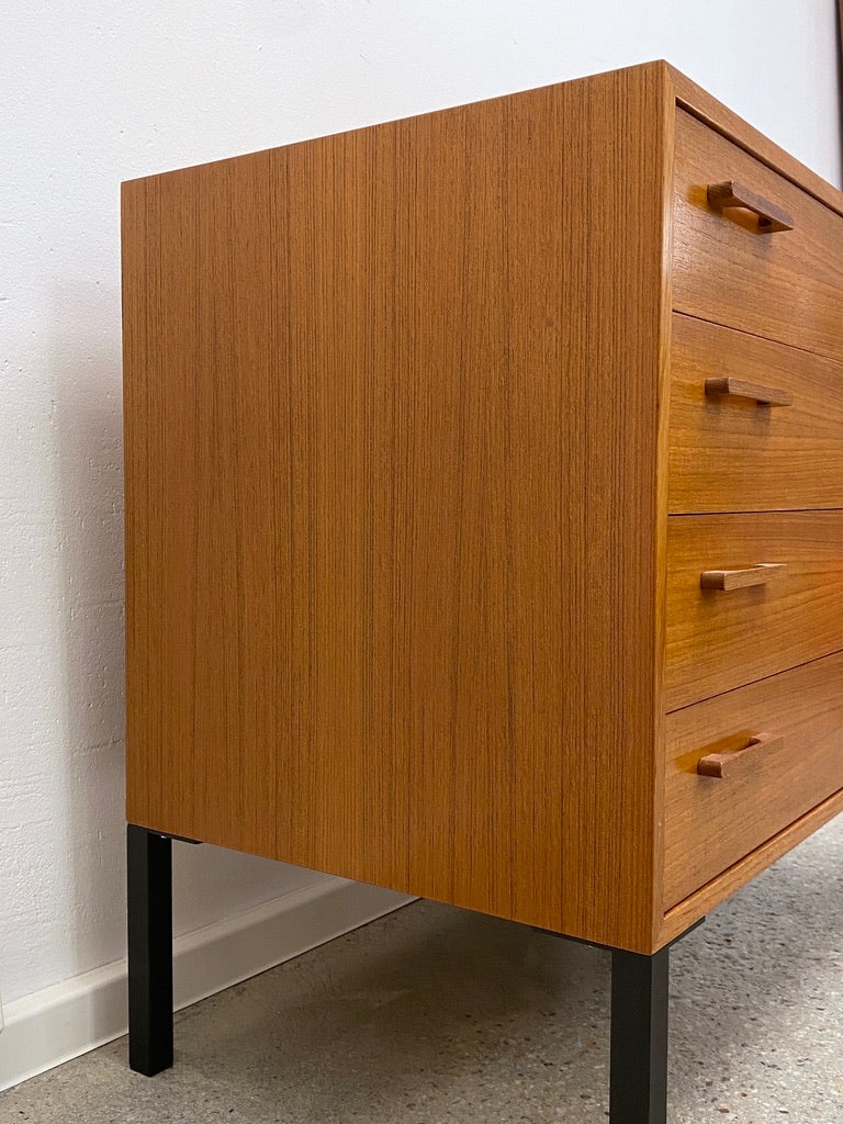 Schubladenkommode aus Teakholz von Kai Kristiansen für Feldballes Mobelfabrik, Dänemark 1960er