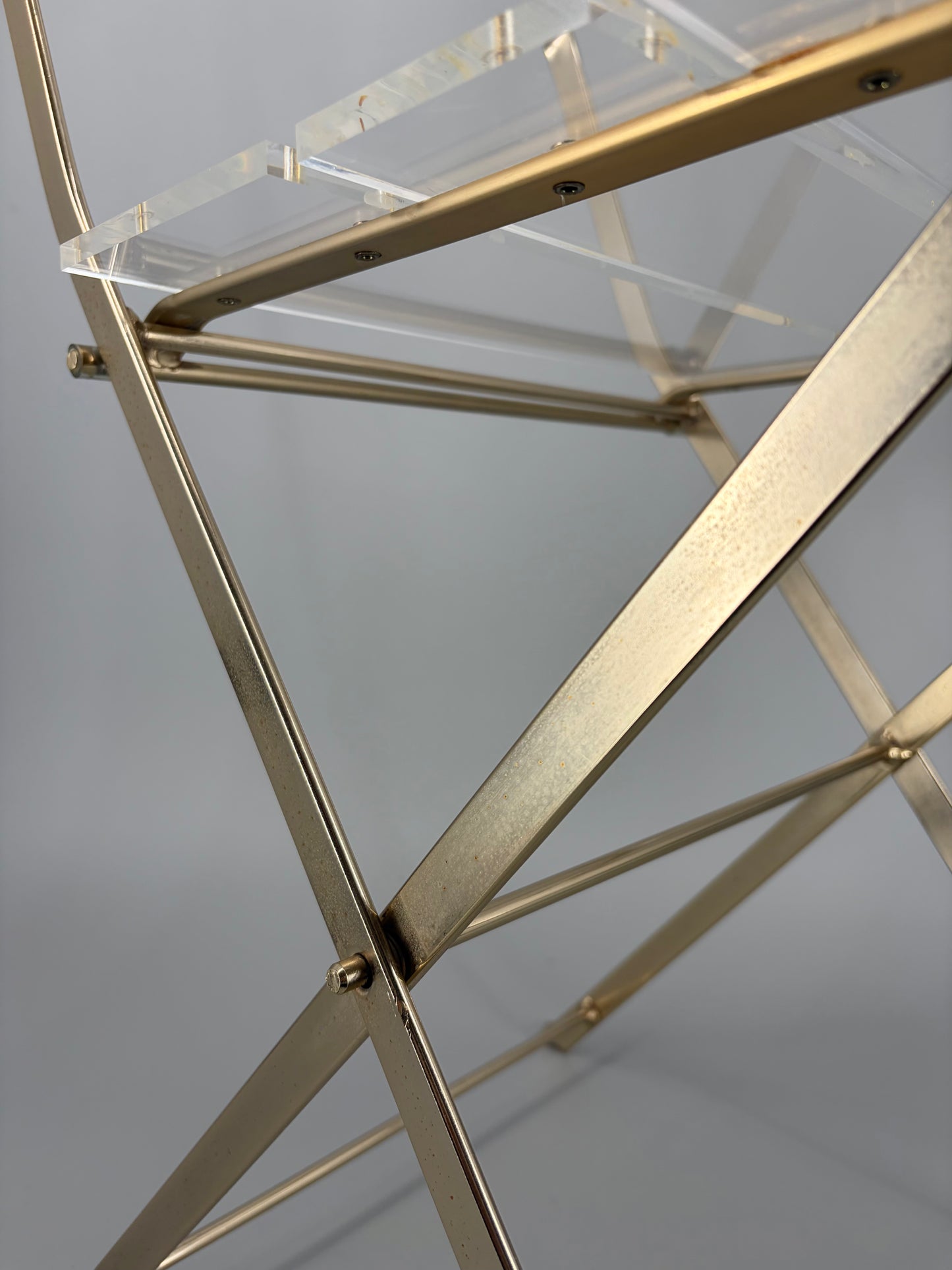 Transparenter Klappstuhl im Hollywood Regency Design von Yonel Lebovici und Bernard Berthet für Marais International, Frankreich 1973