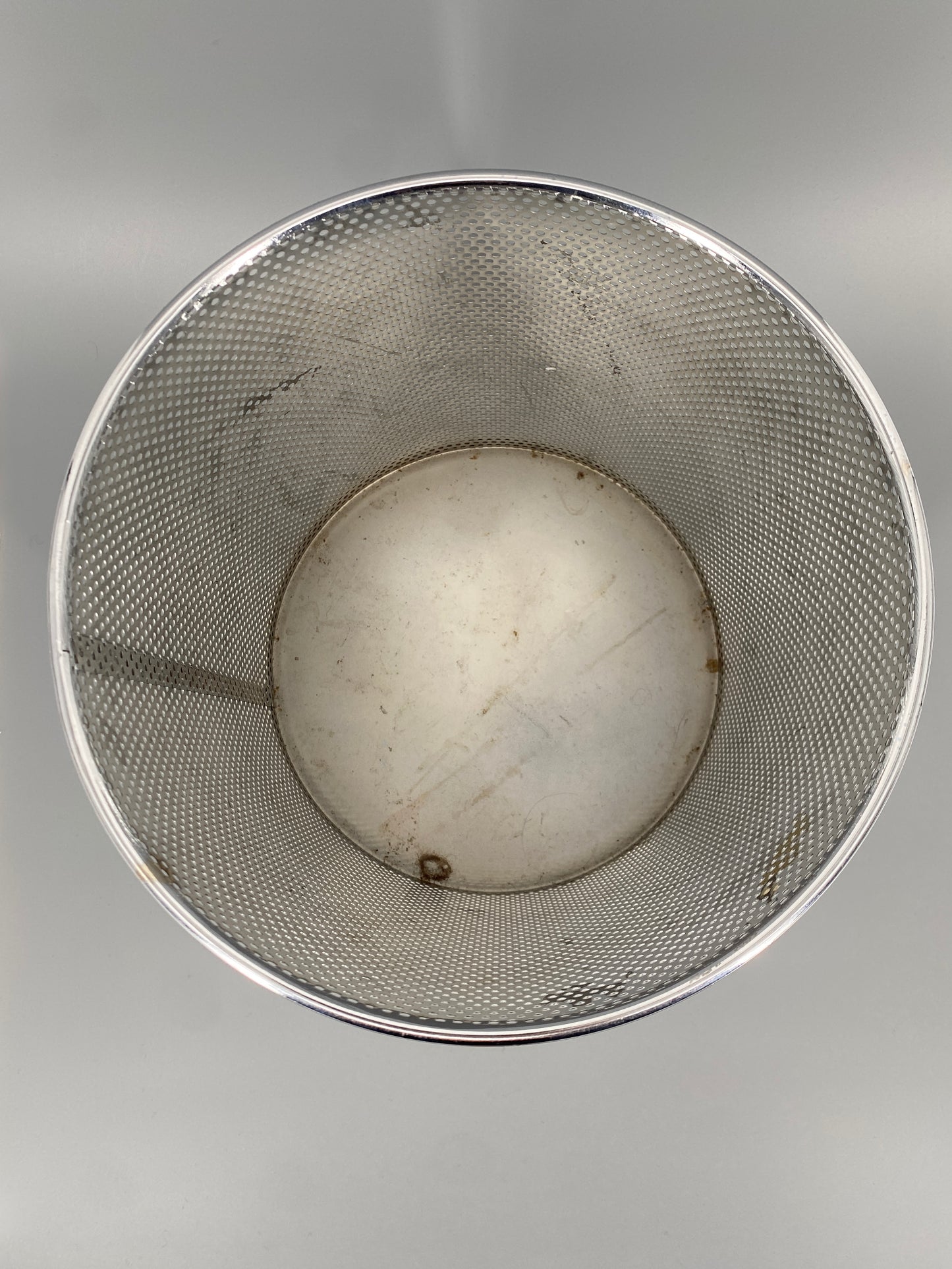 Hochwertiger Papierkorb au verchromten Lochblech, vintage