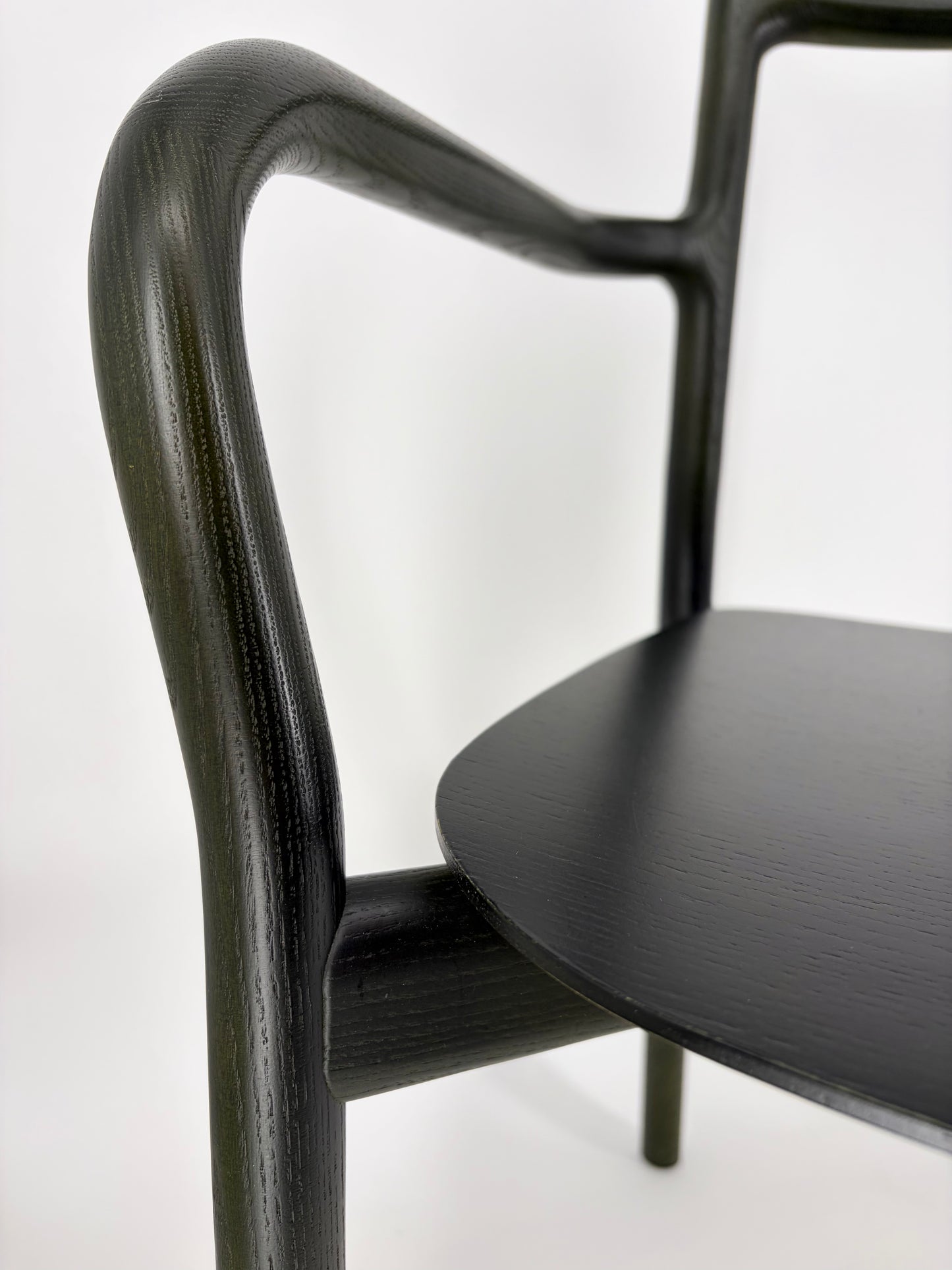 BRANCA Armlehnenstuhl aus Eschenholz- zeitgenössisches Design von Sam Hecht und Kim Collin für Mattiazzi, Italien 2010er