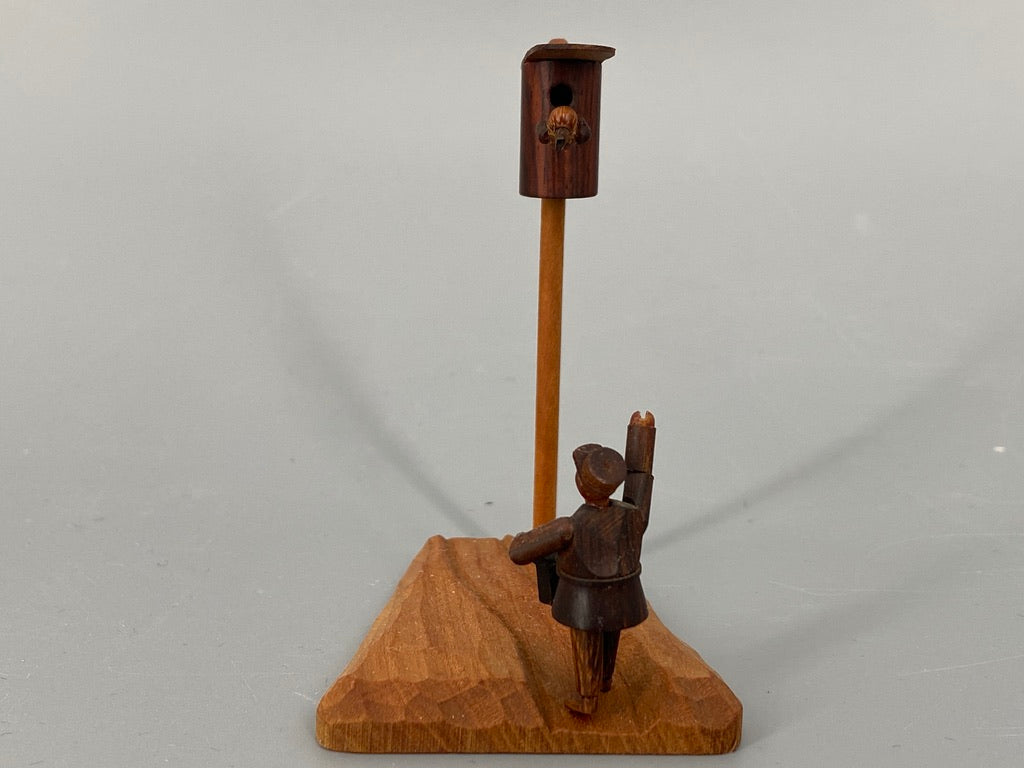 Handgeschnitzte Holzfigur aus Teakholz, Mid Century Design 1950er
