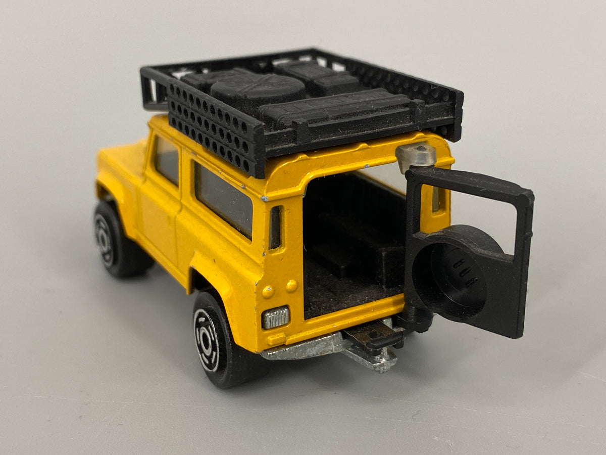 3 Modellautos von Matchbox und Majorette, 2x Camel Trophy, Land Rover Defender 90 & Toyota  Land Cruiser FJ40 sowie eine Pontiac Firebird Trans Am