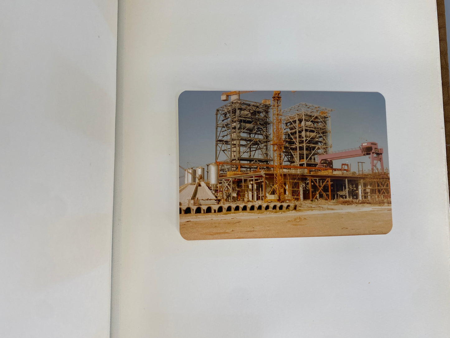 Erinnerungsstücke  und Fotos aus der Mitarbeit beim Atomkraftwerk Brunsbüttel, Deutschland 1980