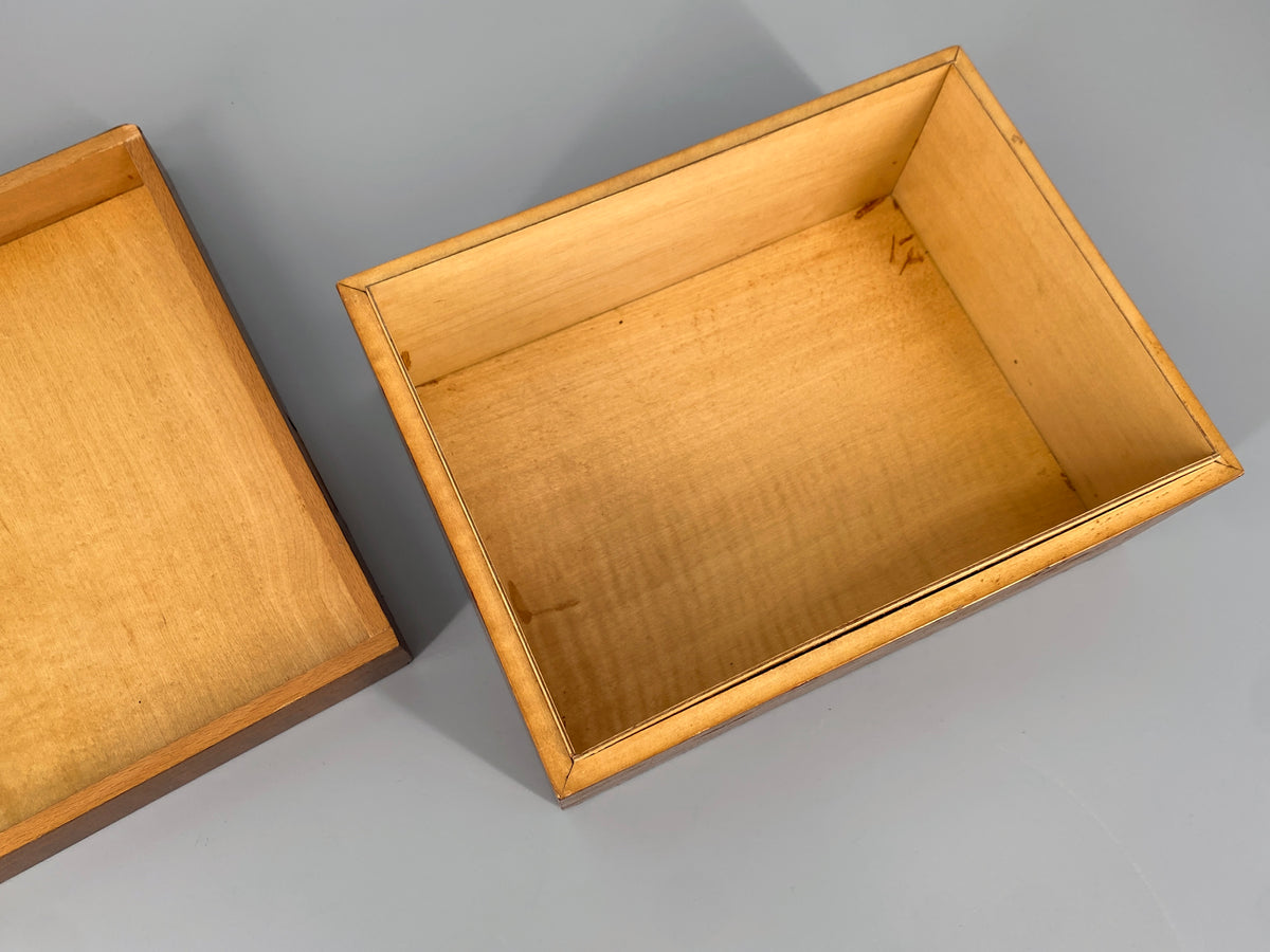 Holzschatulle mit Nussbaumfurnier in Streifenmuster, spätes Art-Deco