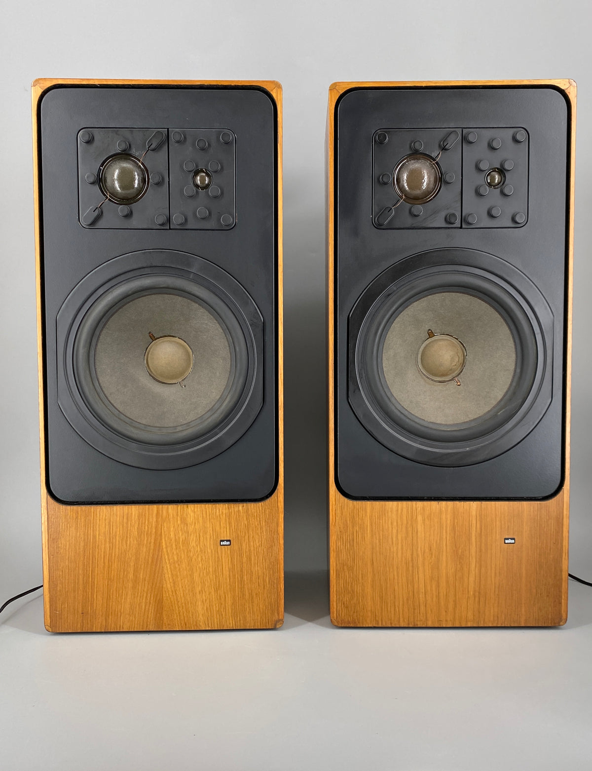 Ein Paar 3-Wege Lautsprecher Typ L1030 in Nussbaumfurnier von Dieter Rams für BRAUN, Deutschland 1970er