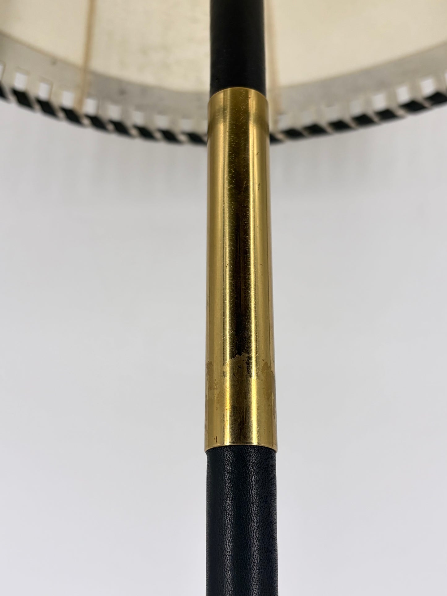 Seltene Mid Century Design Stehlampe von Charlotte Wawer Leuchten, mit Leder bezogen, Deutschland 1950er