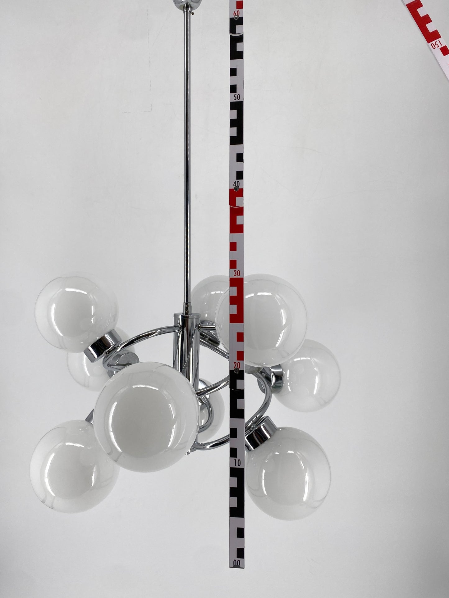 Space Age Kronleuchter mit 9 Satinglas-Kugeln, 1970er