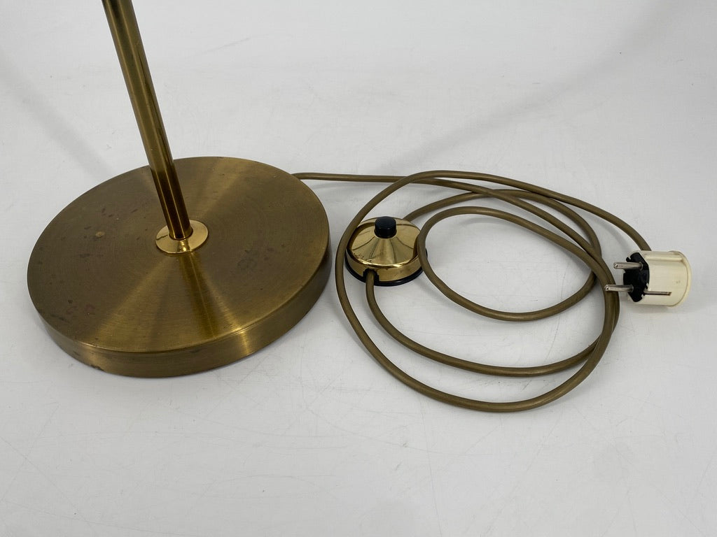 Mid Century Design Stehlampe mit Stoffschirm und Teakholzgriff um 1960