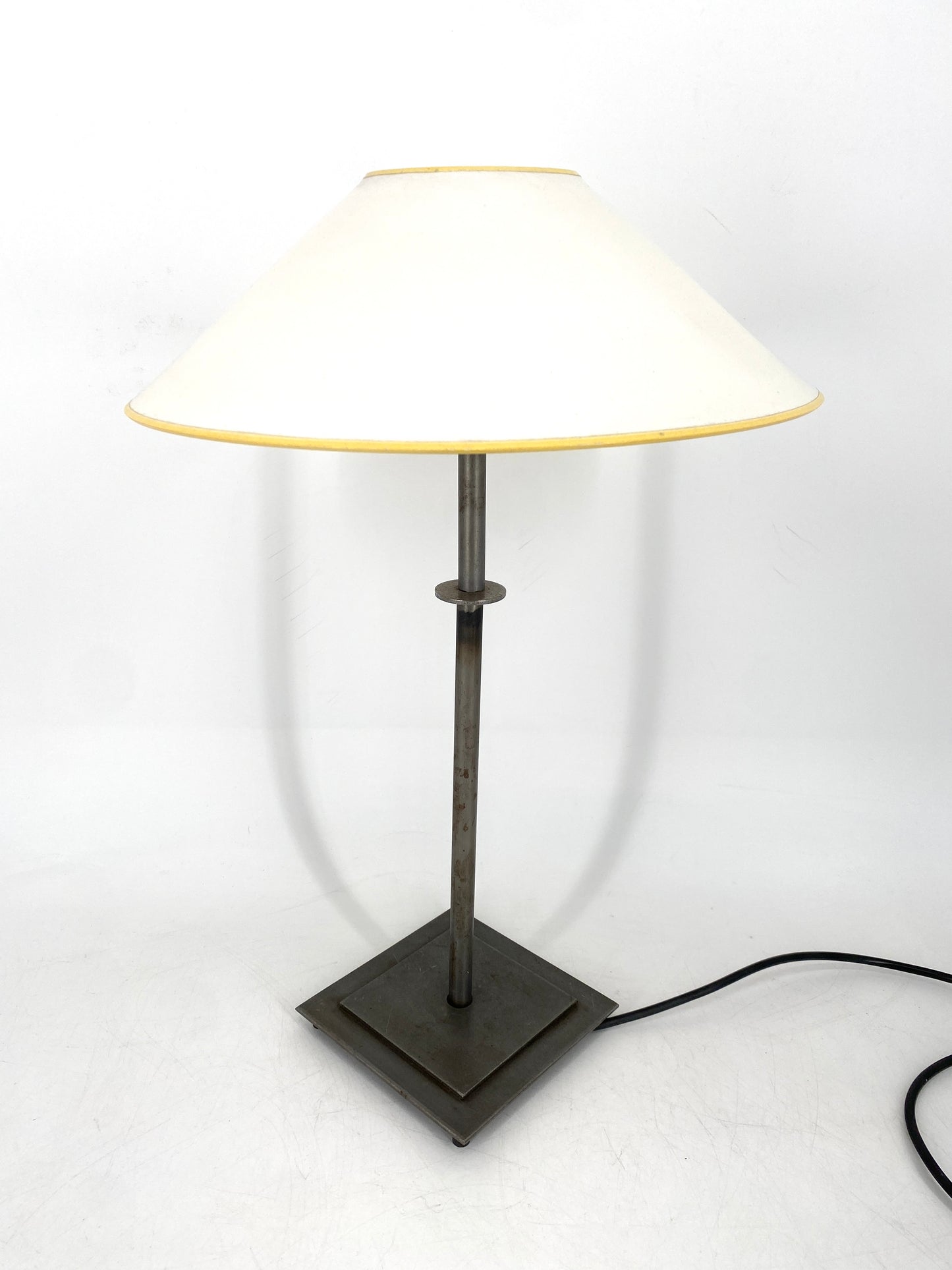 Postmoderne Tischlampe aus unbehandeltem Stahl, 1980er