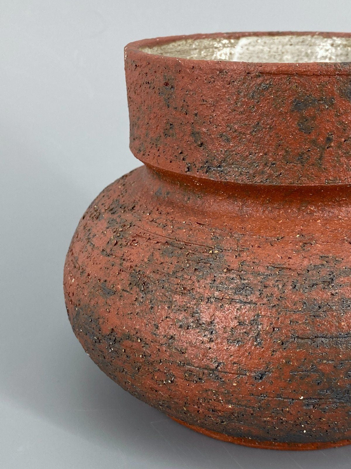 * STUDIOKERAMIK VASE ROTBRAUN SIGNIERT 60ER VINTAGE SAMMLERSTÜCK STEINZEUG