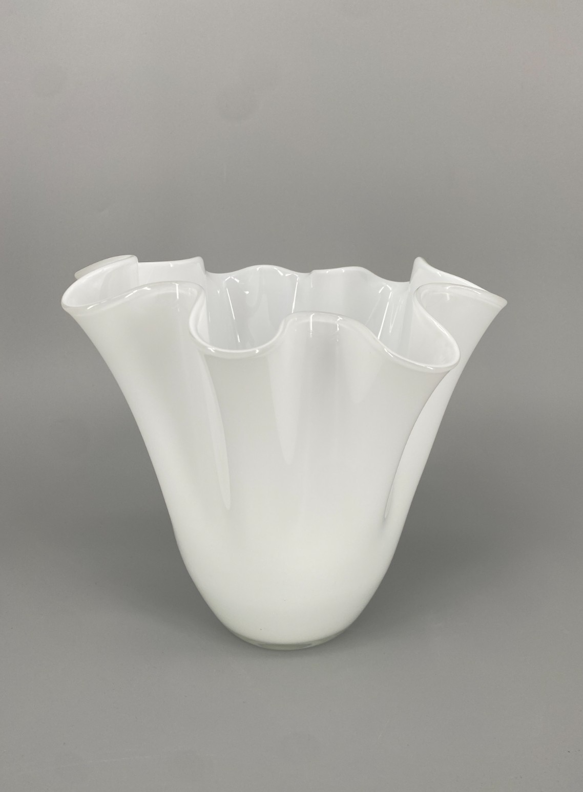 * MURANO VASE FAZZOLETTO FALTENVASE GLASKUNST MUNDGEBLASEN 60er ITALIEN