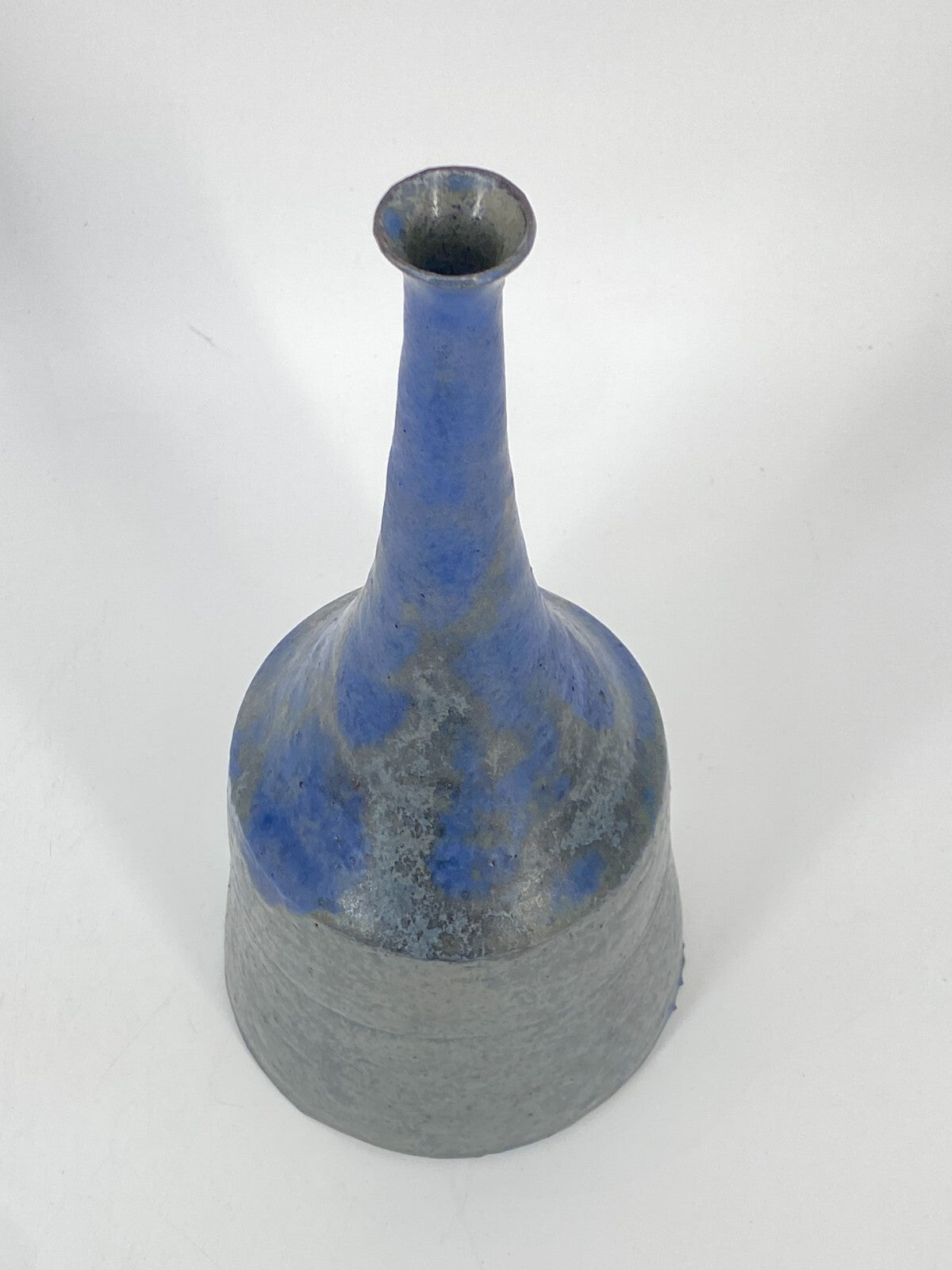 * VASE ZULAUFEND BLAU STUDIOKERAMIK STEINZEUG KERAMIK MID CENTURY