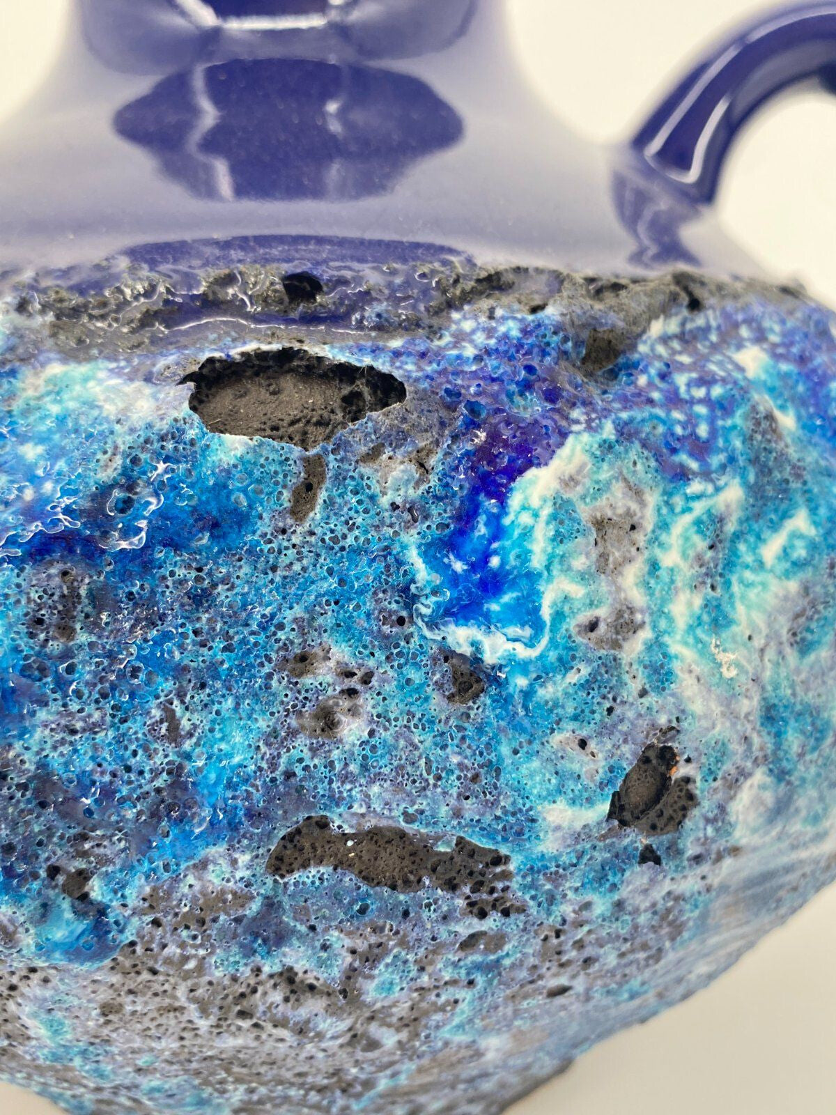 * MAREI STUDIOKERAMIK FAT LAVA VASE 4302 CAPRI DEKOR BLAU 70ER