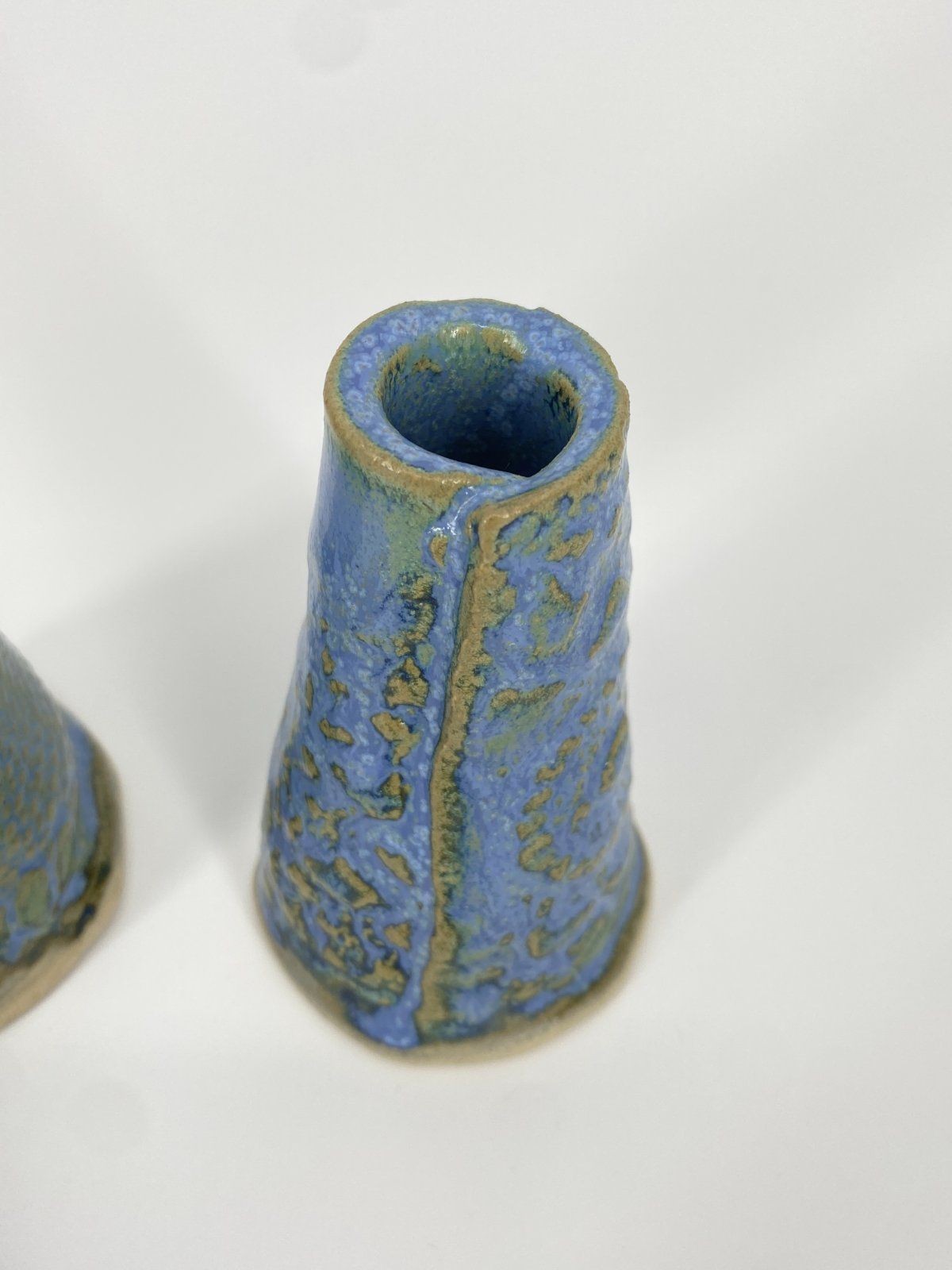 * 2x KLEINE STUDIOKERAMIK VASEN BLAU GRÜN ORGANISCHES DESIGN