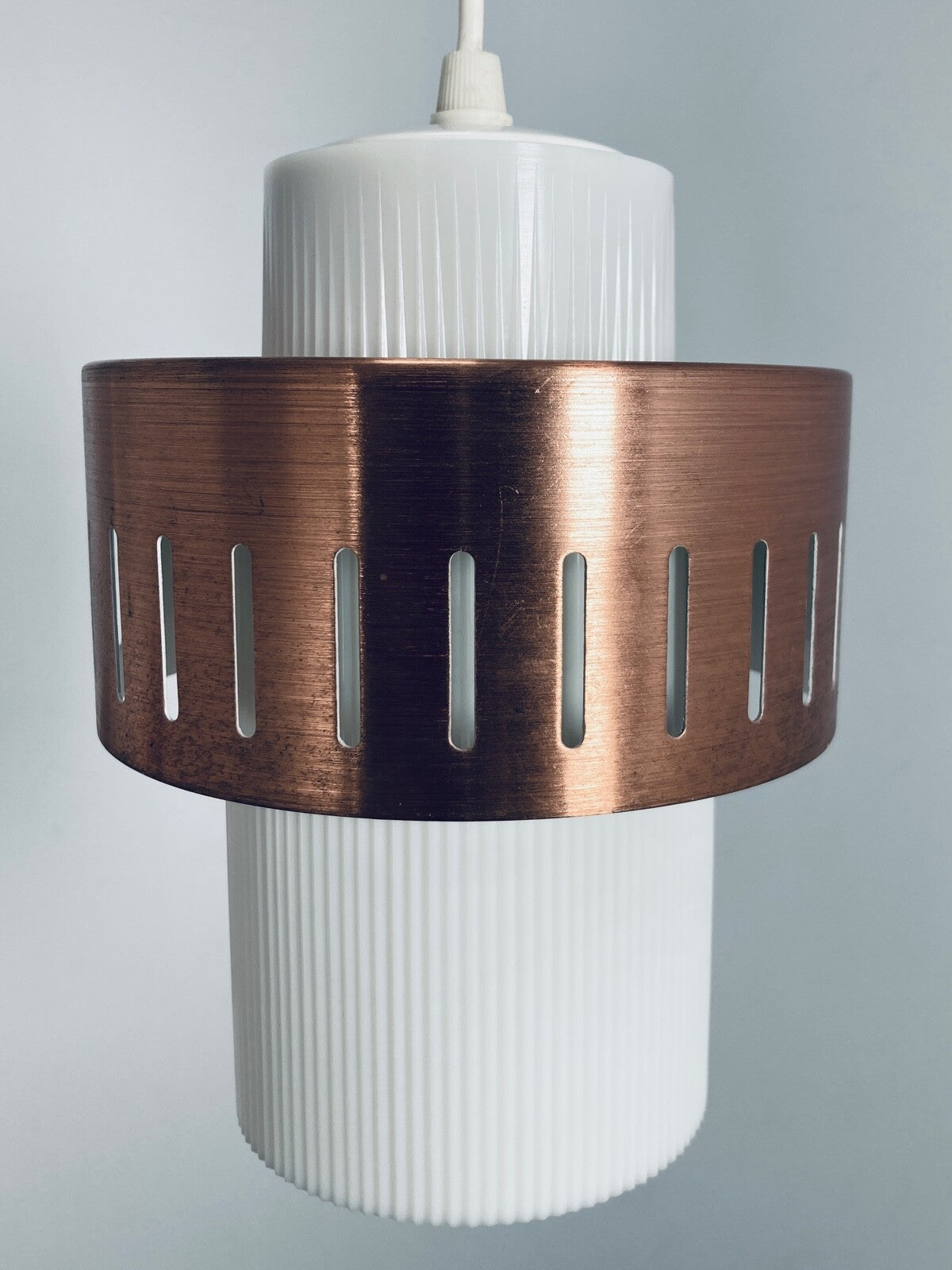 50er KASKADENLEUCHTE DDR DECKENLEUCHTE DREIFLAMMIG LAMPE KUPFER WEIß 60er
