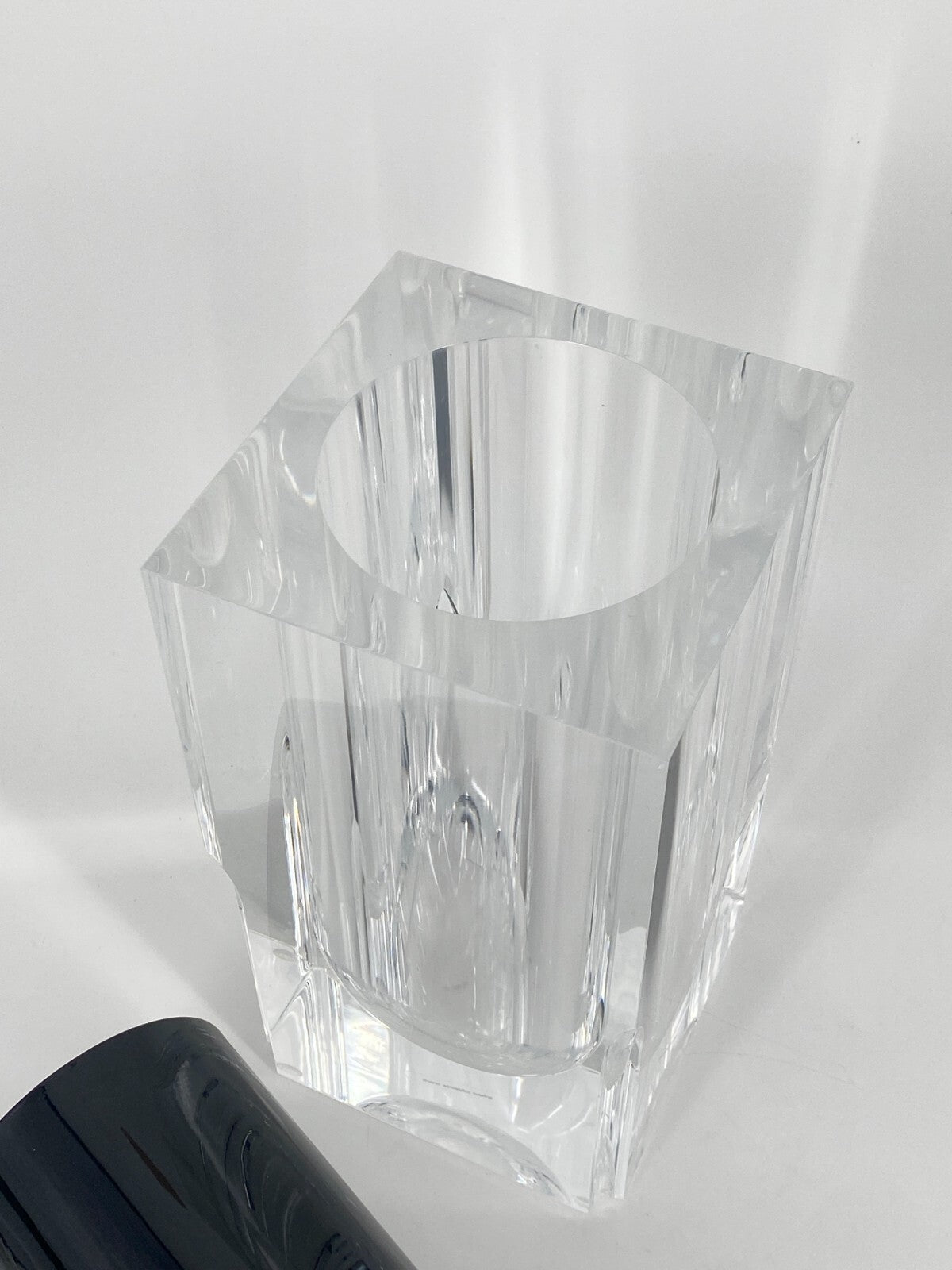 * WHEN OBJECTS WORK VASE KUNSTSTOFF BLOCKVASE 5 OBJECTS JOHN PAWSON