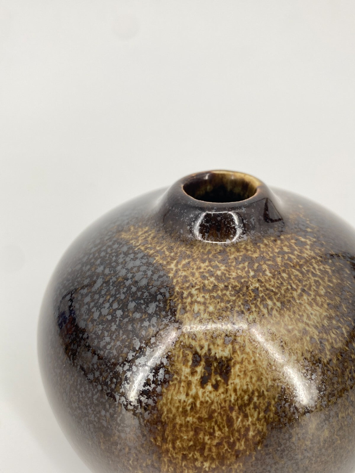 * STUDIO KERAMIK KLEINE BAUCHIGE KUGEL VASE BRAUN GLÄNZEND VINTAGE