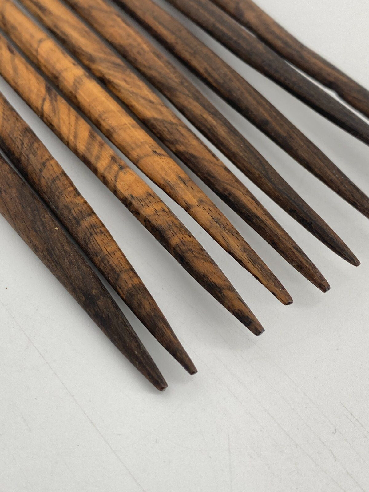 * 2 x AFRIKANISCHER KAMM HAARKAMM HOLZ HANDGESCHNITZT AFRIKA VINTAGE SCHNITZEREI