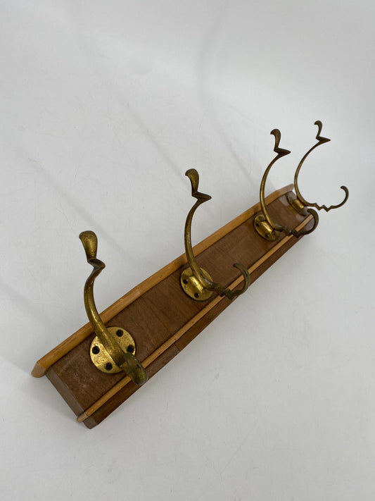 * GARDEROBENLEISTE WANDREGAL 20er 30er ART DECO LANDHAUS MESSING HAKEN VERZIERT