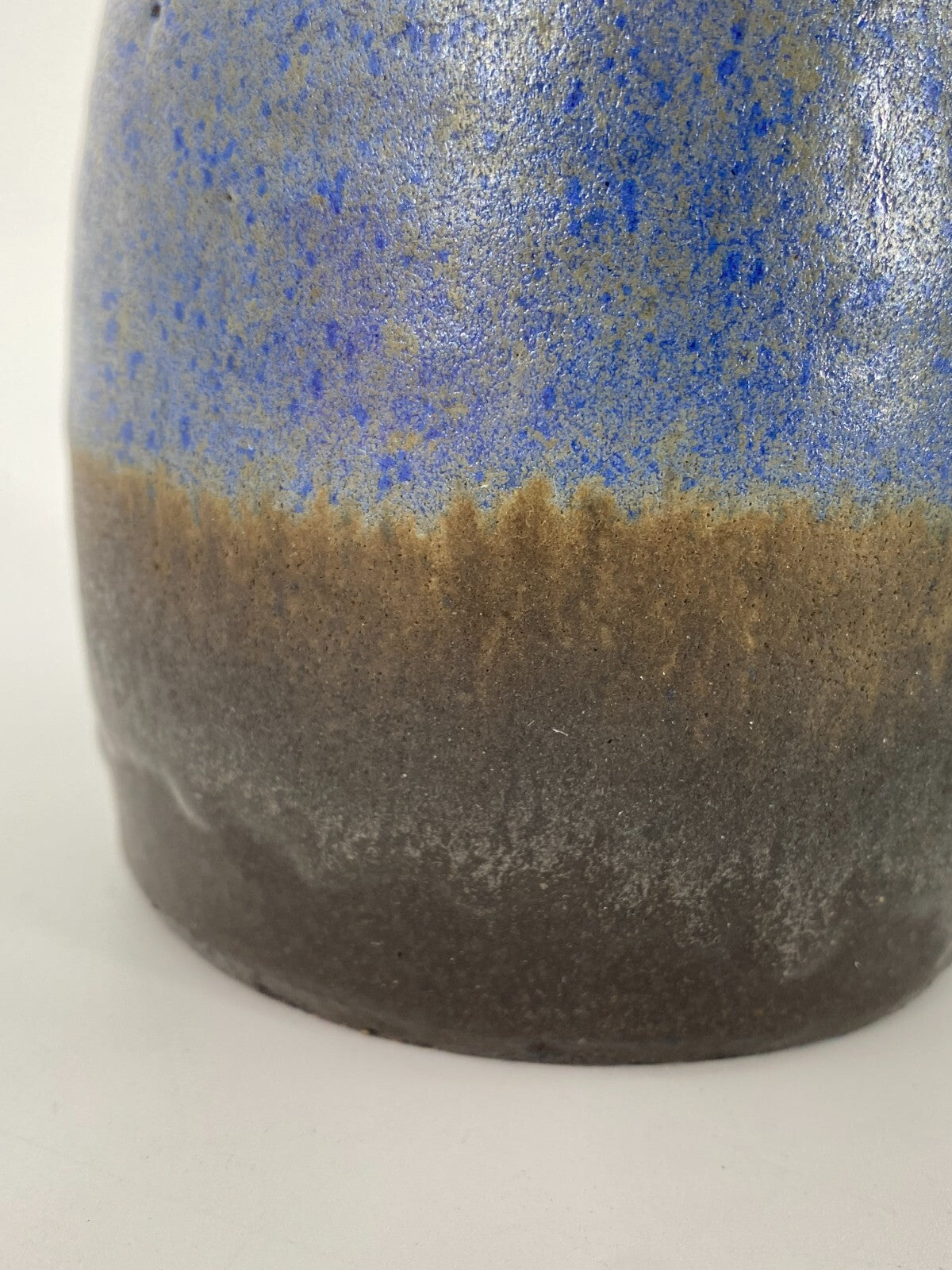 * VASE RUND BLAU HP SIGNIERT  STUDIOKERAMIK KERAMIK MID CENTURY DANISH DESIGN