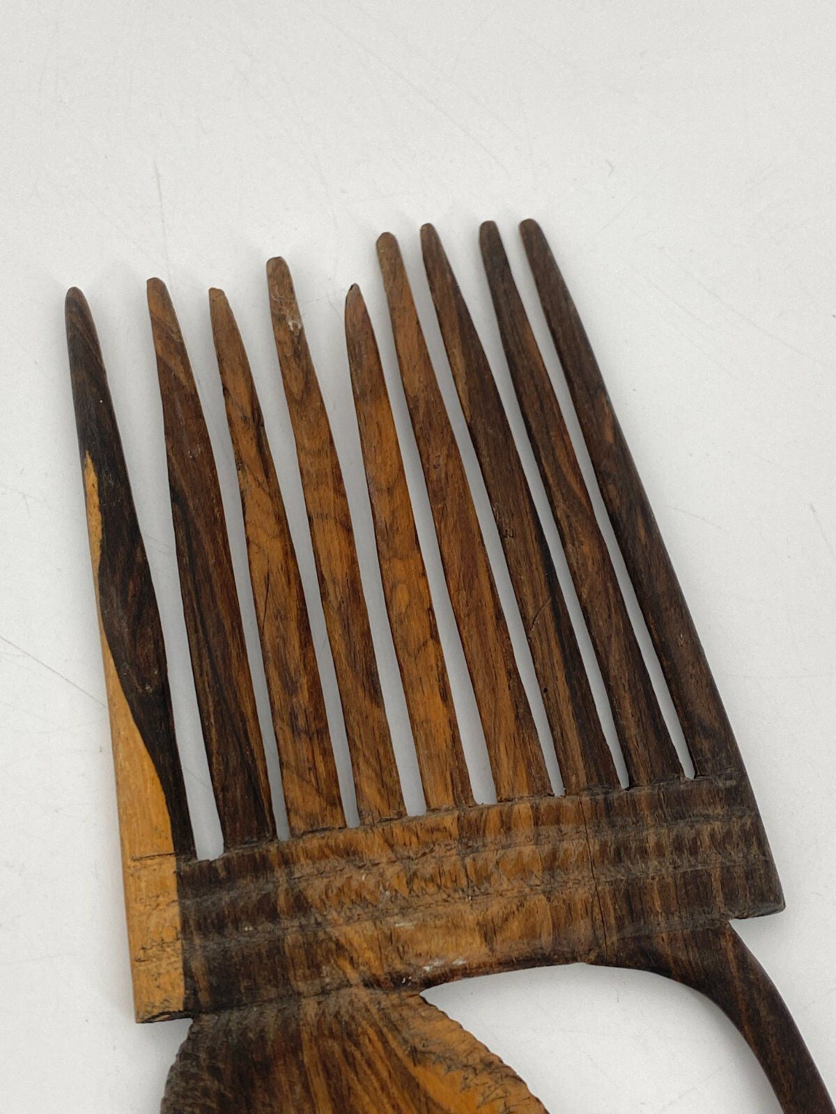* 2 x AFRIKANISCHER KAMM HAARKAMM HOLZ HANDGESCHNITZT AFRIKA VINTAGE SCHNITZEREI