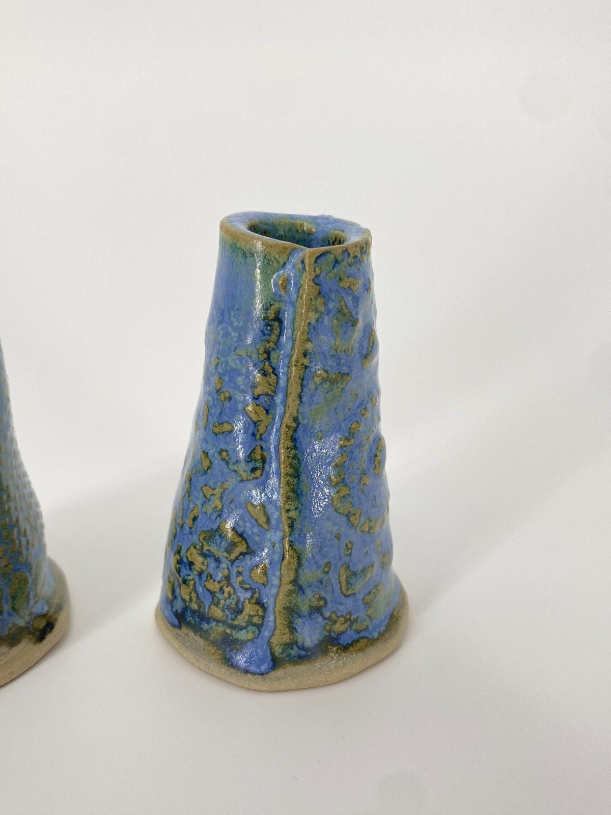 * 2x KLEINE STUDIOKERAMIK VASEN BLAU GRÜN ORGANISCHES DESIGN