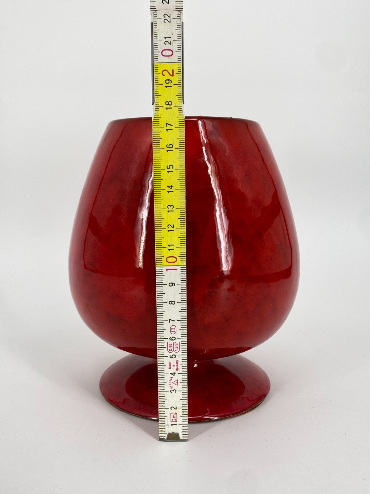 * KERAMIK VASE MIT FUß ROT MID CENTURY 60ER ITALIEN STUDIOKERAMIK
