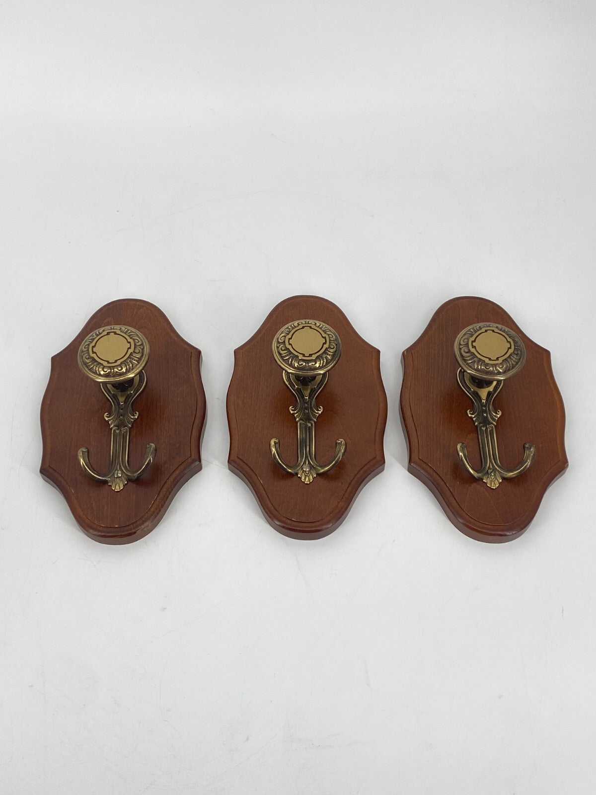 * 3 x GARDEROBENHAKEN KLEIDERHAKEN HOLZ MESSING ANTIK STIL WANDHAKEN VINTAGE