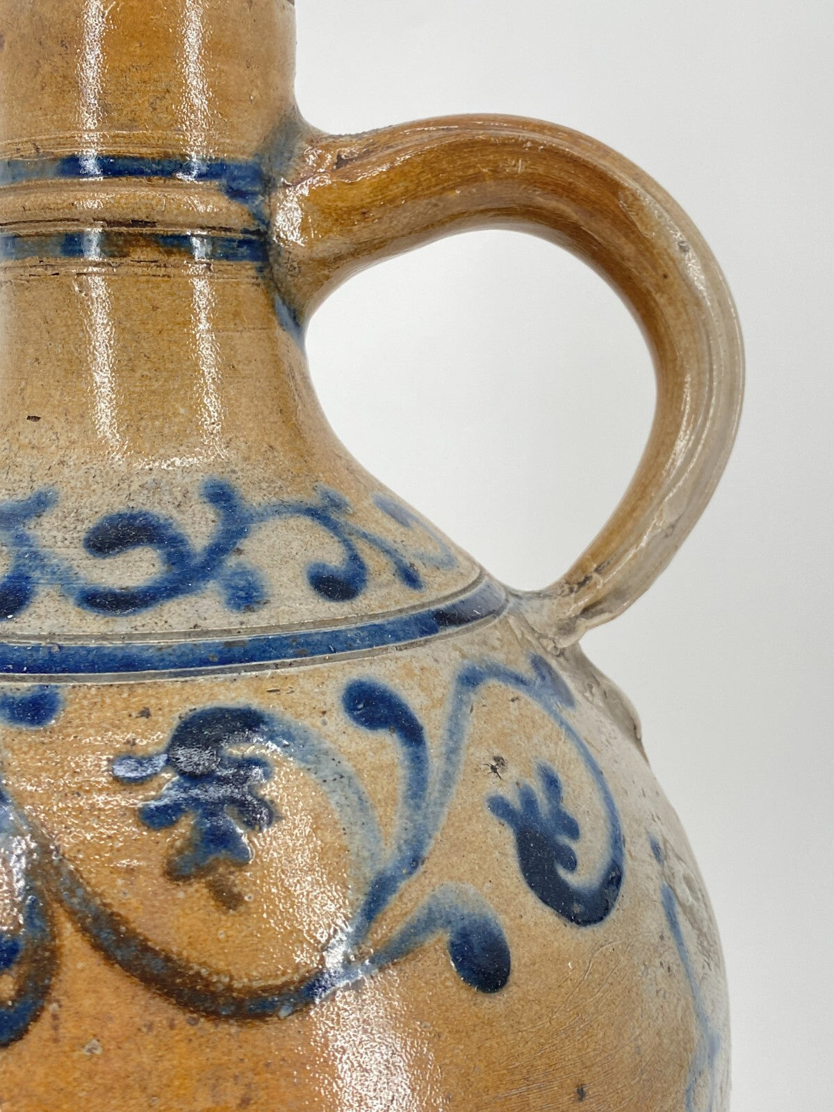 * KRUG HENKEL VASE HENKELVASE SALZGLASUR 1900 KERAMIK ANTIK