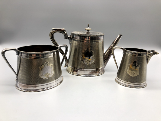 VIKTORIANISCHES VERSILBERTES TEE KAFFEESERVICE VON ELKINGTON 19. JH 3ER SET