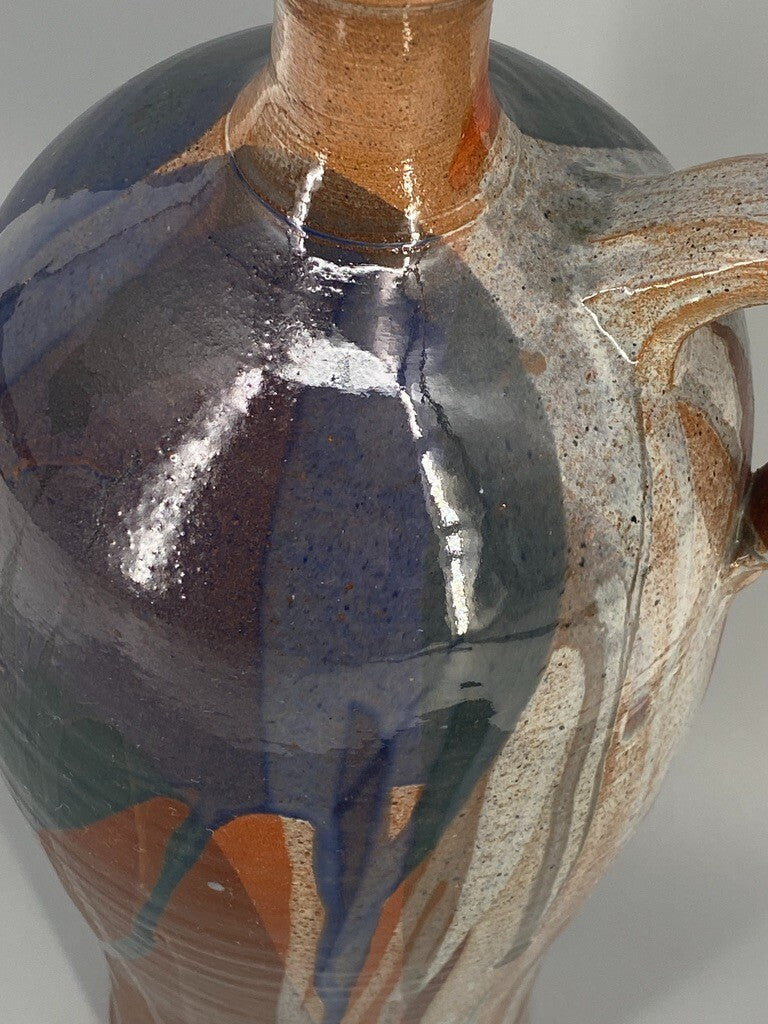* VASE STUDIOKERAMIK KRUG KARAFFE KERAMIK HENKELVASE SIGNIERT SH MID CENTURY