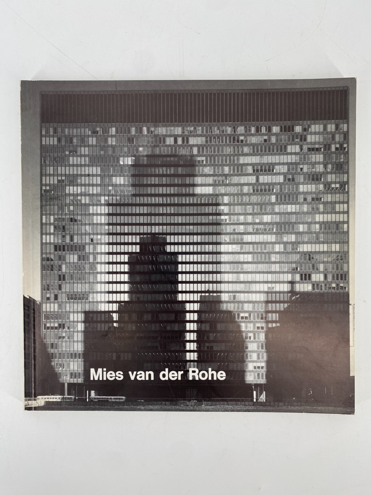 * KONVOLUT 6 BÜCHER ARCHITEKTUR MIES VAN DER ROHE SCHAROUN SCHWARZ MAZEDONISCH