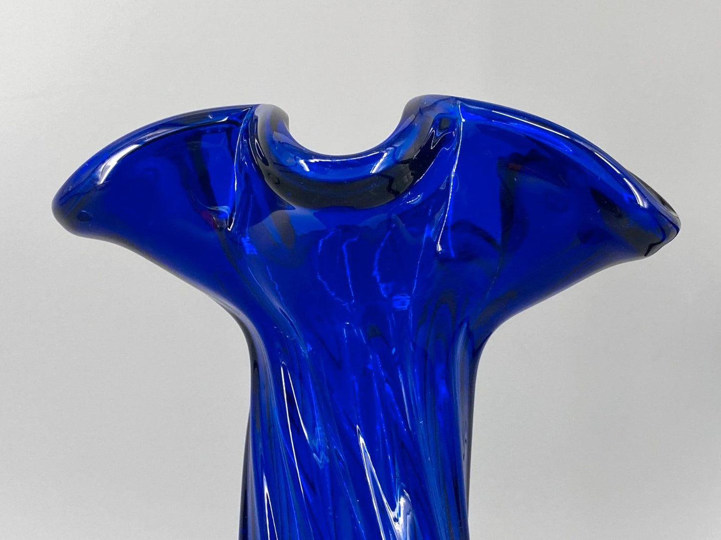 * MID CENTURY MURANO GLAS VASE KOBALT BLAU SPIRALE MUNDGEBLASEN