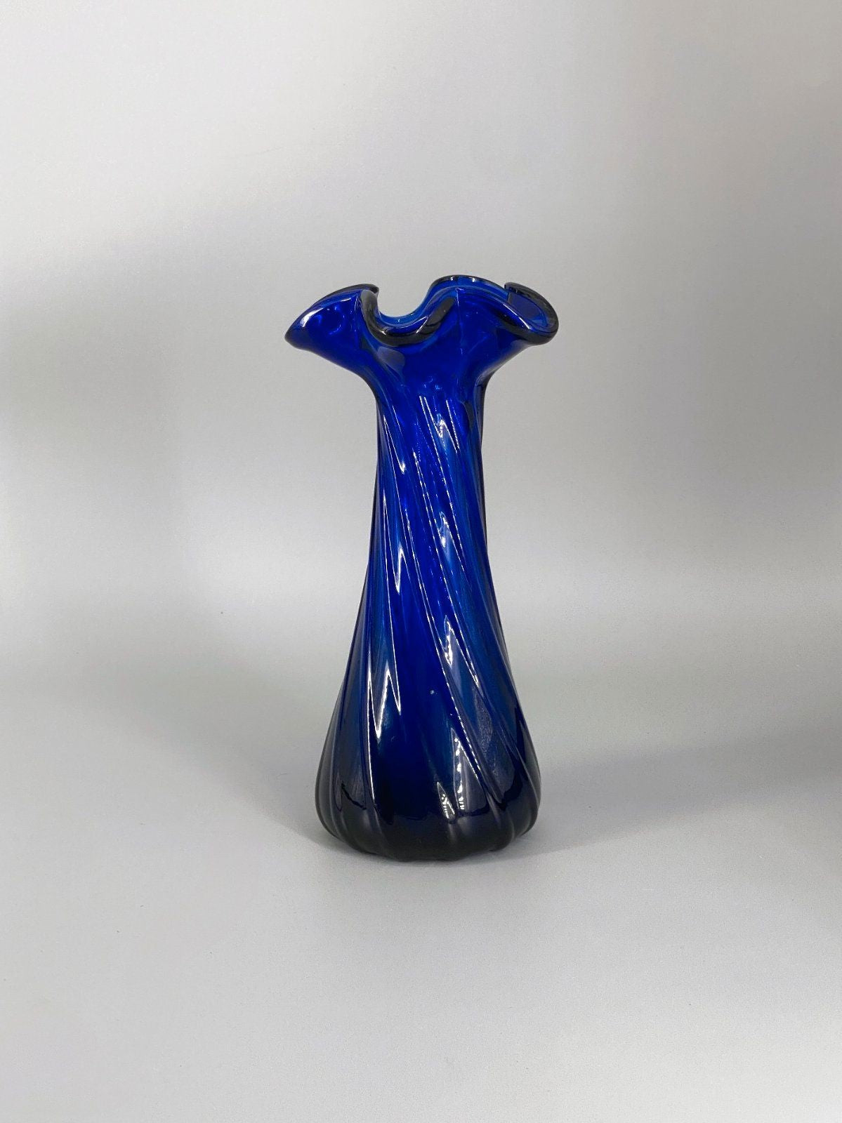* MID CENTURY MURANO GLAS VASE KOBALT BLAU SPIRALE MUNDGEBLASEN
