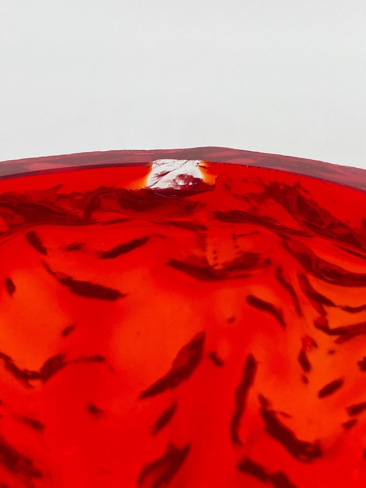 * VASE INGRID GLAS KUGEL KUGELVASE 60ER EISGLAS ROT VINTAGE
