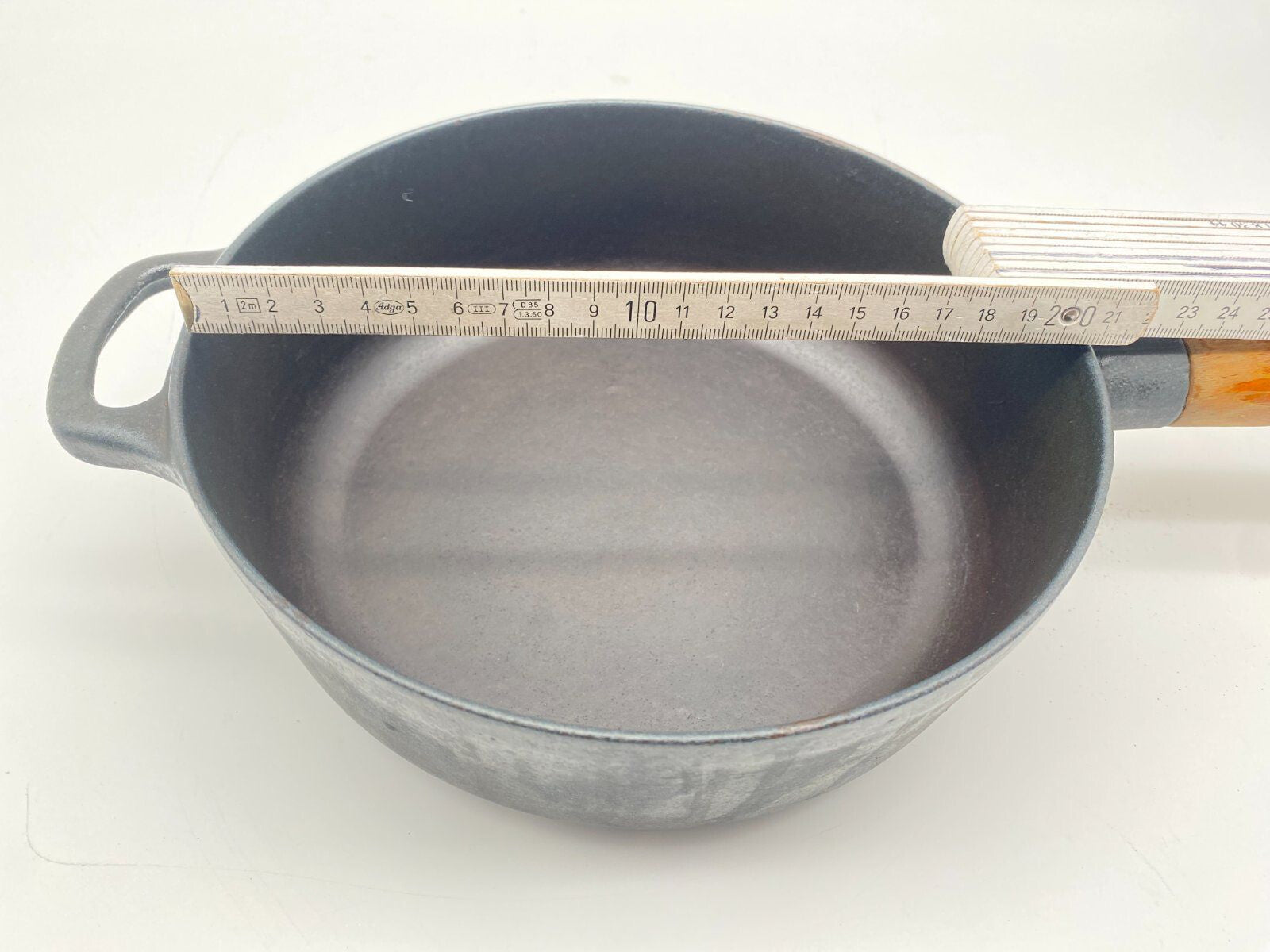 VINTAGE GUSSEISEN PFANNE Ø 21 cm HOLZGRIFF STIELKASSEROLLE GRILL