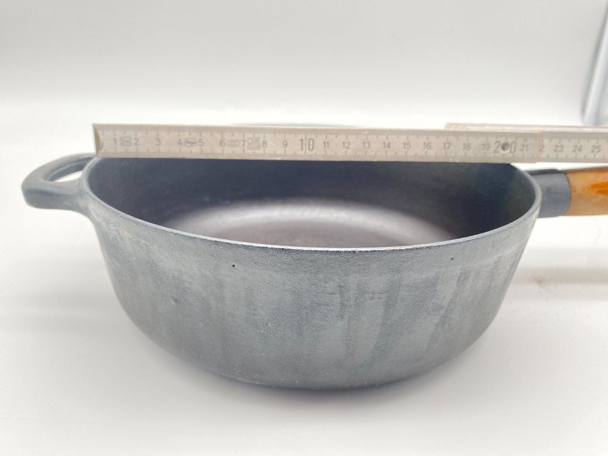 VINTAGE GUSSEISEN PFANNE Ø 21 cm HOLZGRIFF STIELKASSEROLLE GRILL