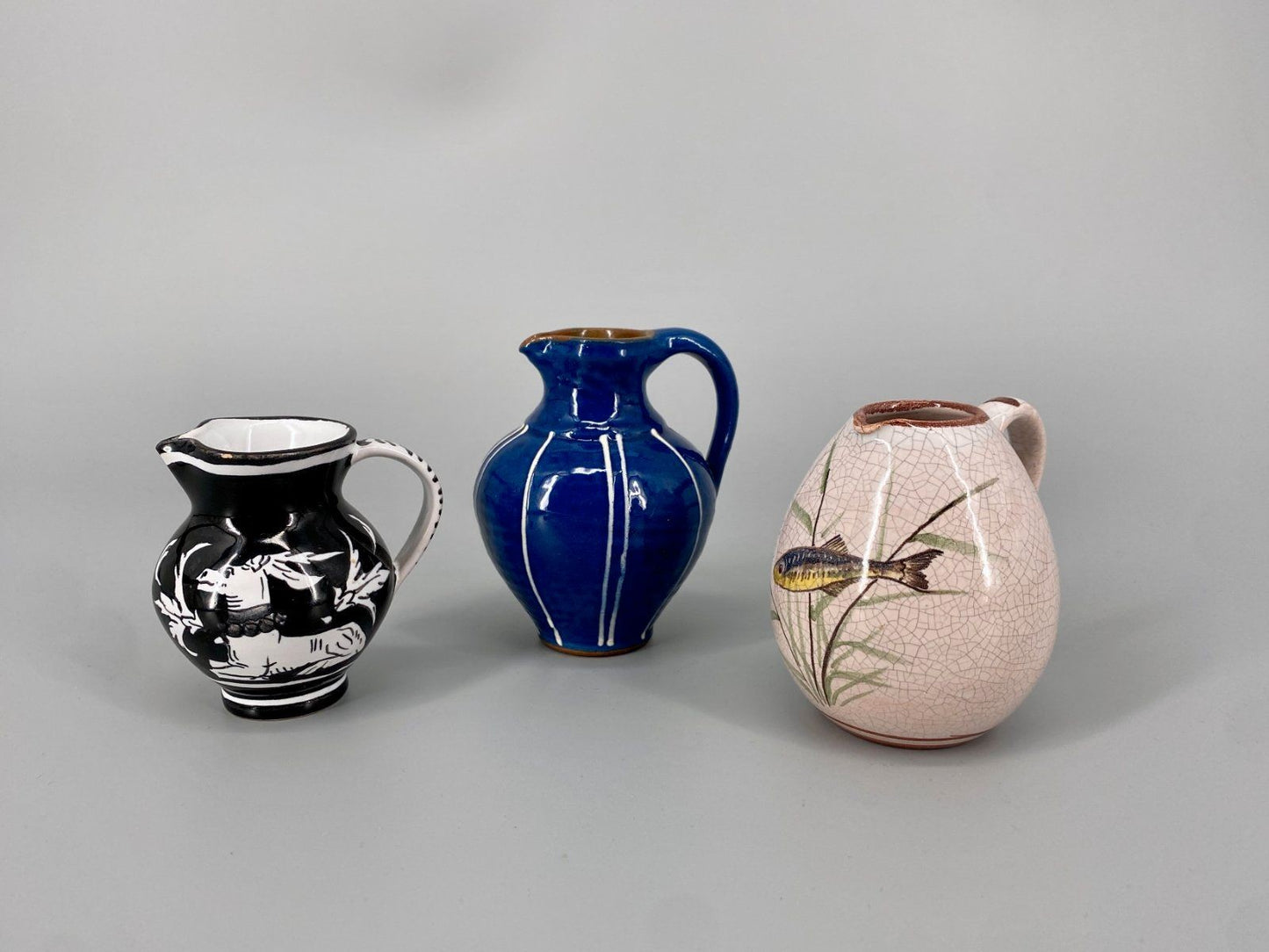 * 3 KLEINE KRÜGE TONKRUG VASE KERAMIK SIENA FISCH BLAU VINTAGE