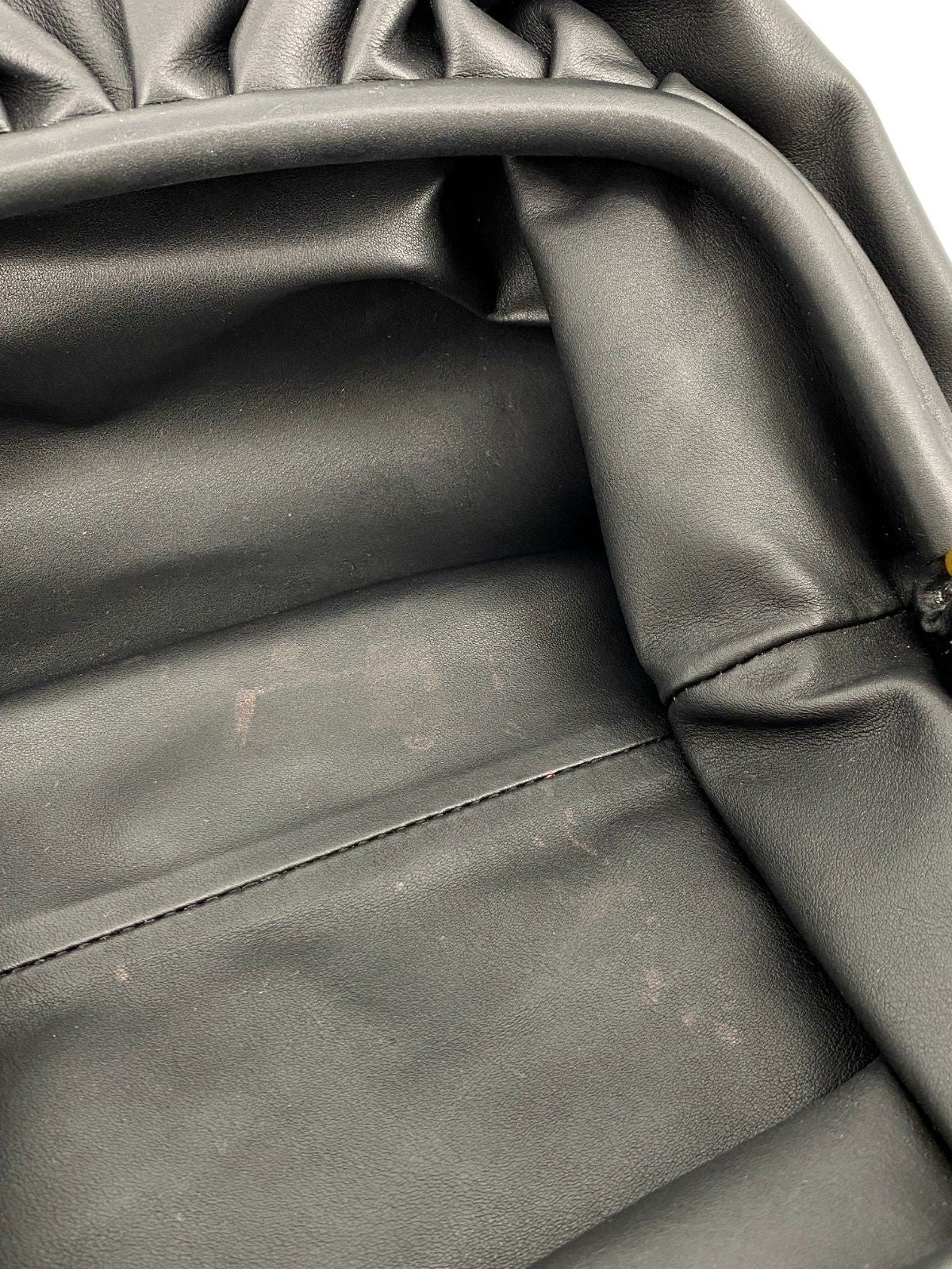 * BOTTEGA VENETA THE POUCH CLUTCH HANDTASCHE NAPPALEDER SCHWARZ