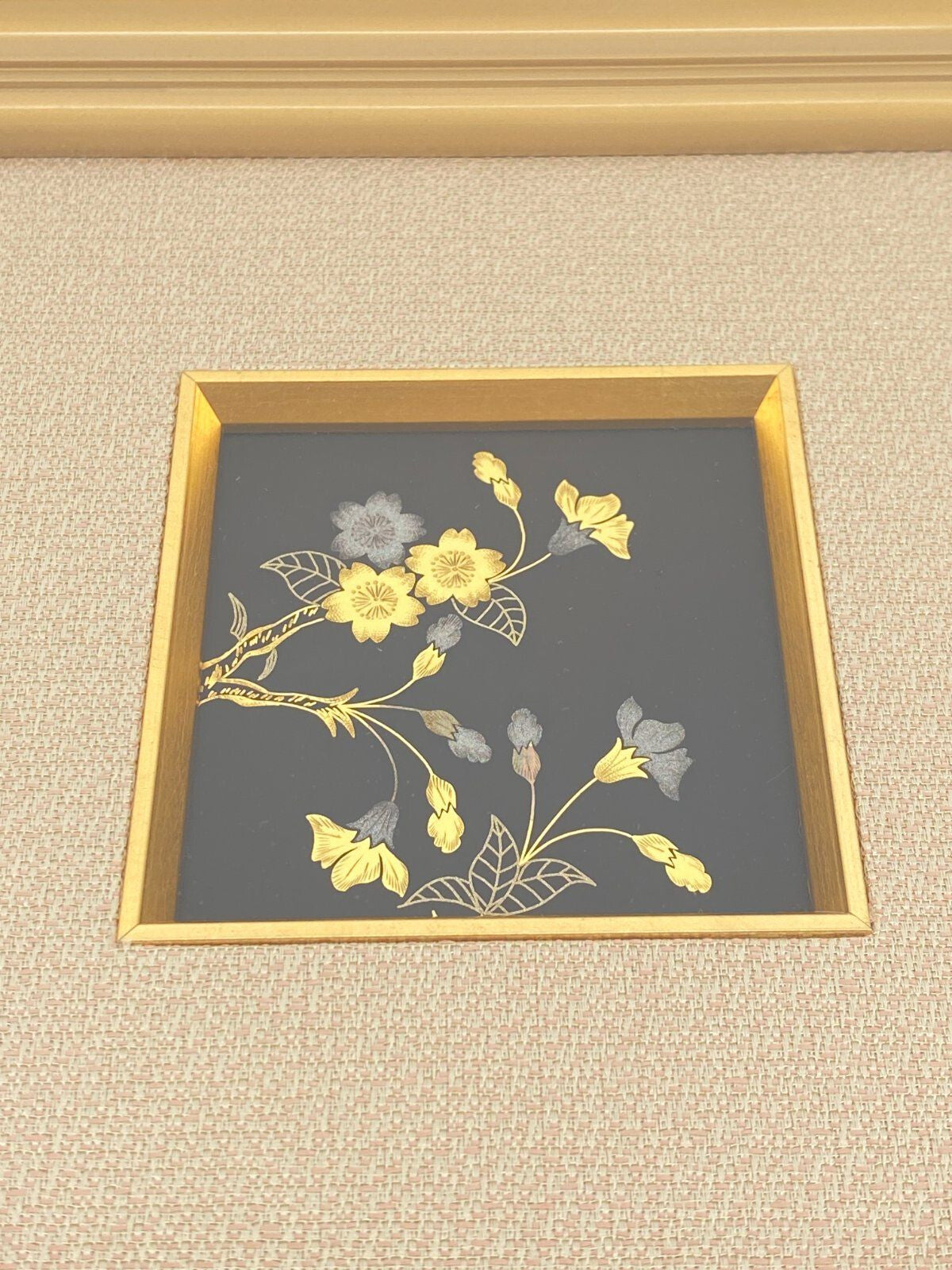 * GEMÄLDE BILD HIGO INLAY INTARSIEN DAMASK 24 KARAT GOLD BLUMEN HISO JAPAN