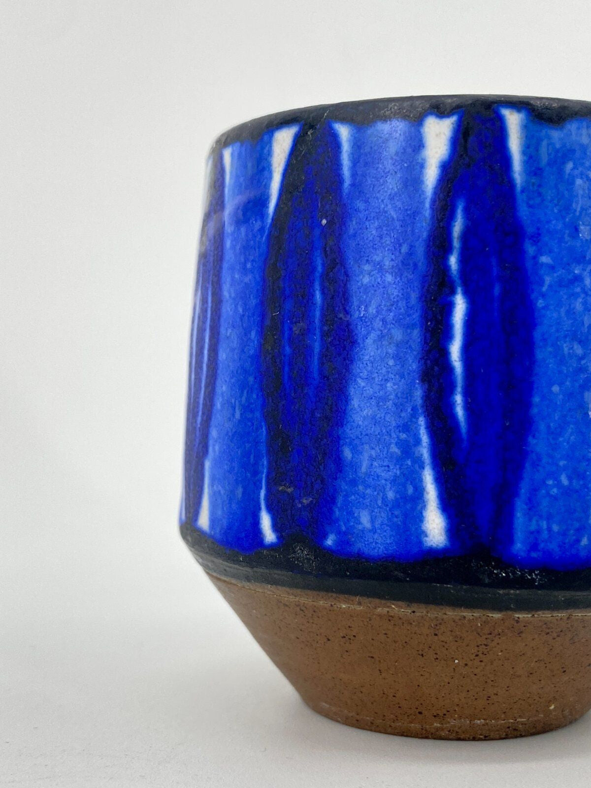* MINI VASE KLEIN MINIATUR WINDLICHT BLAU JUIST VINTAGE GERMANY