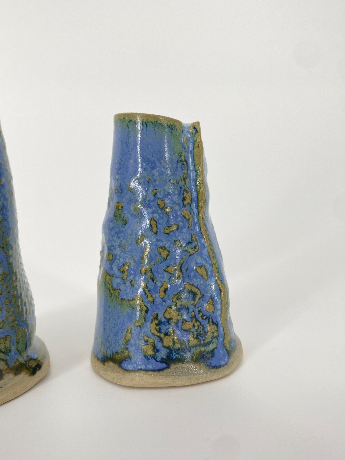 * 2x KLEINE STUDIOKERAMIK VASEN BLAU GRÜN ORGANISCHES DESIGN